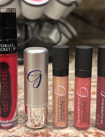 Mini Bag of Various LIP SHINE/Gloss + VITAMIN E STICK- NEW