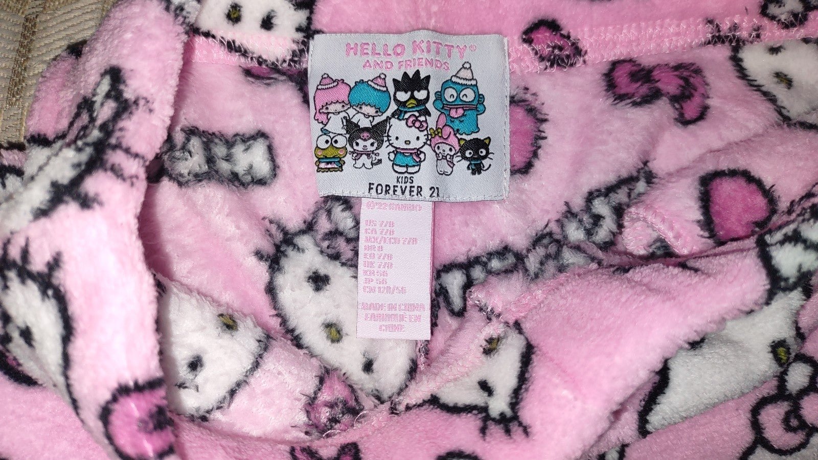 NWT! Hello Kitty and Friends x Forever 21 FUZZY PINK PAJAMAS.MED.KIDS SZ.❤️