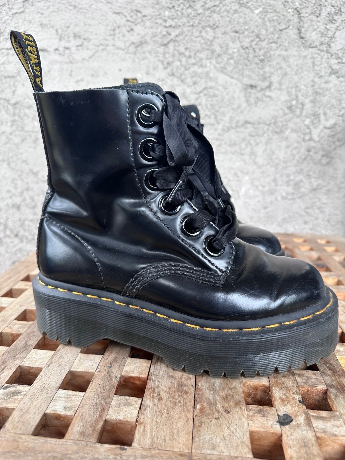 Dr. Martens Molly Platform Boots size 6 in women’s