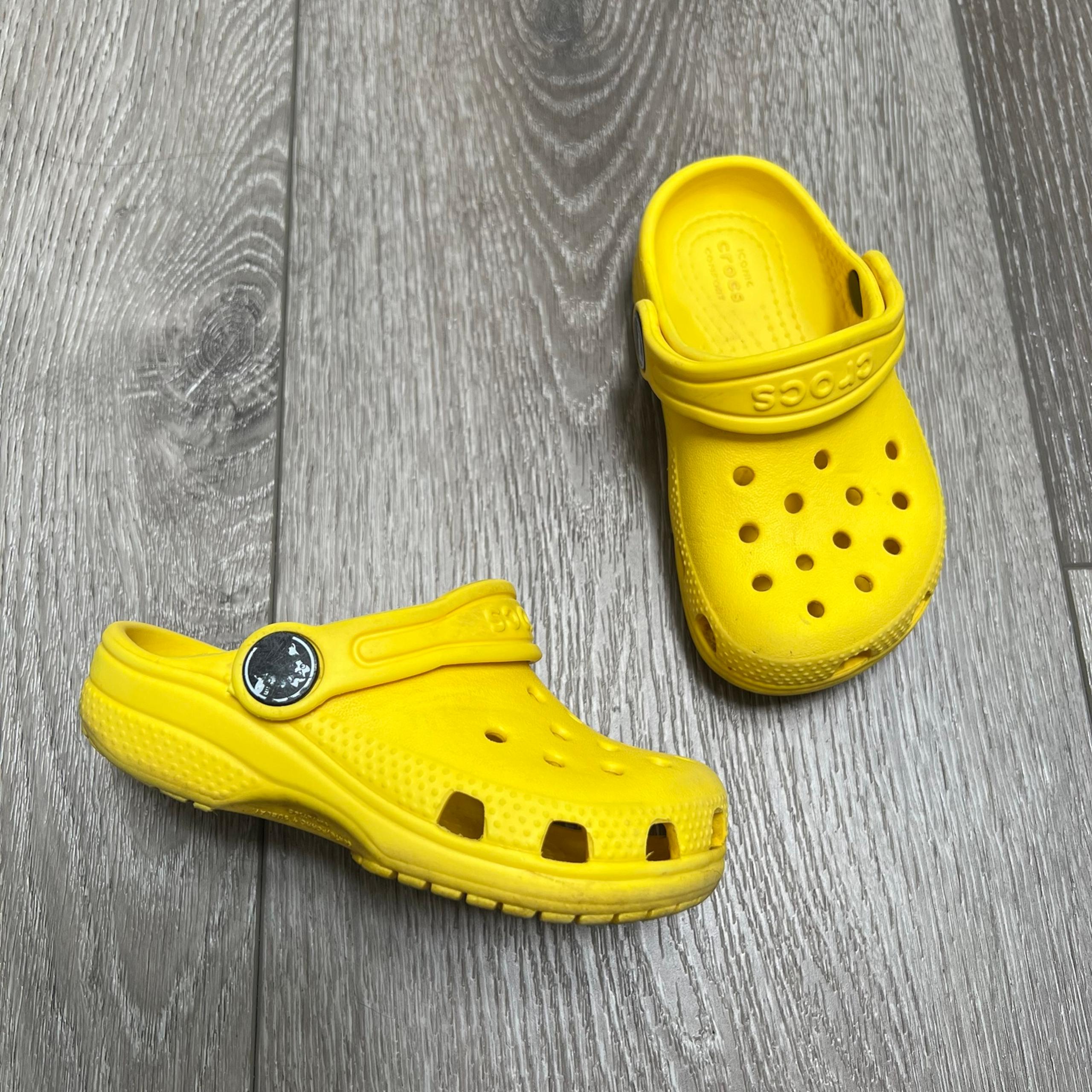 CROCS CLASSIC CLOG SLIP ON SHOE YELLOW 7C