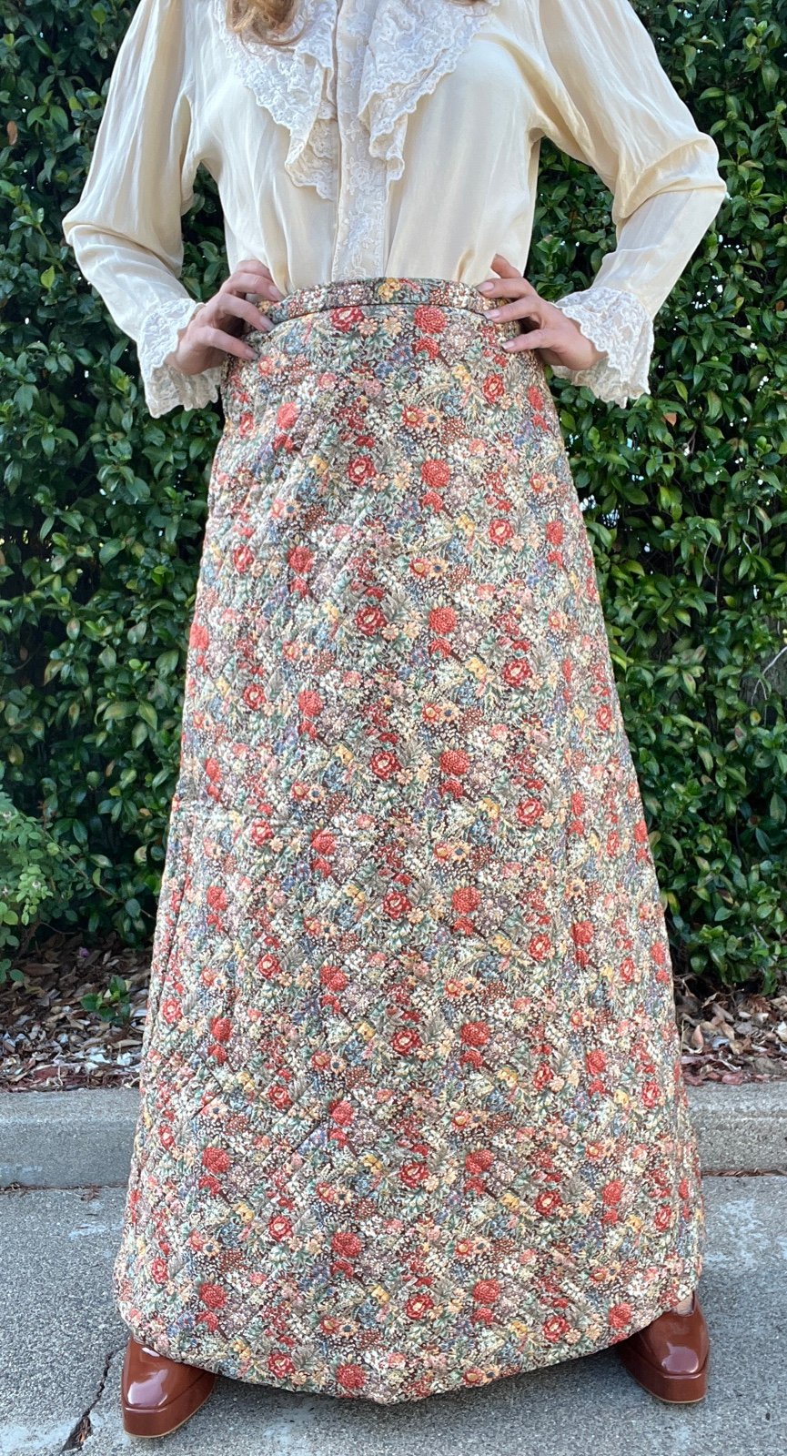 Vintage 70s Quilted Handmade Brown Fall Floral Cottagecore Maxi Skirt 28” Waist