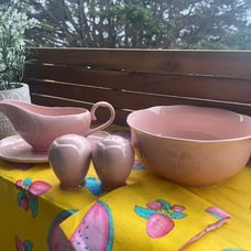 RARE MIKASA SPRING HIBISCUS-SET OF 5.Serving bowl,salt&pepper,gravy boat/saucer
