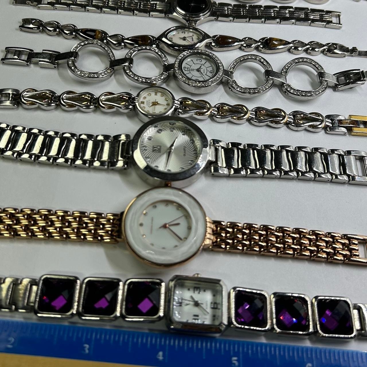 BUY AND RESELL SILVER AND GOLD TONE WOMENS WRIST WATCHES LOTS OF 10