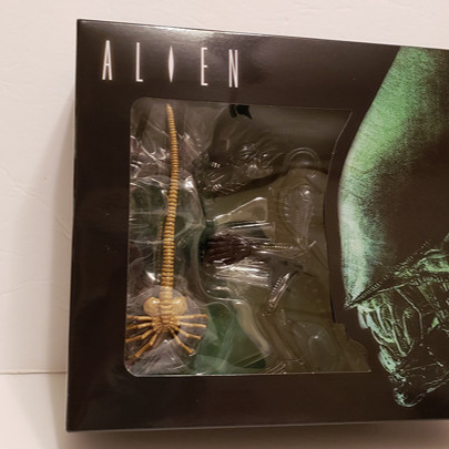 Mezco Designer Series Deluxe Alien