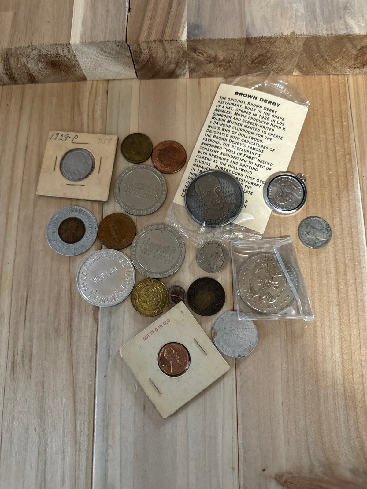 VINTAGE COINS JOHN F KENNEDY CHUCKE CHEESE BUFFALO INDIAN HEAD LOT
