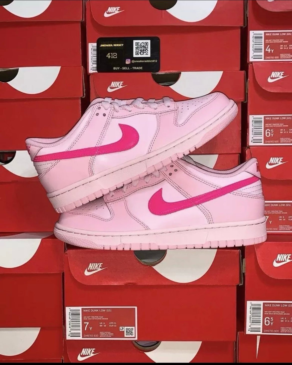 Nike Dunk Low Triple Pink