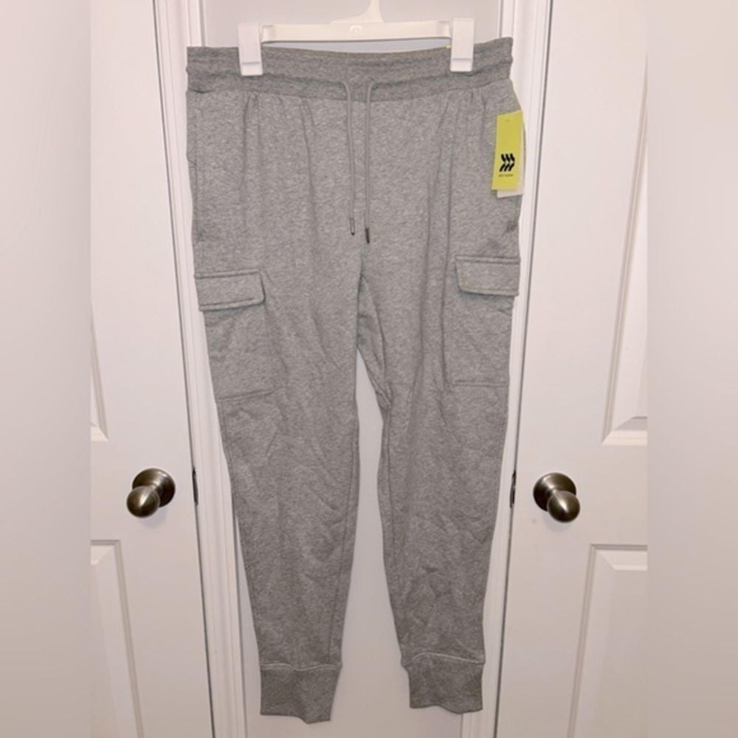NWT all in motion Mens Grey CARGO Sweatpant Joggers — sz Medium