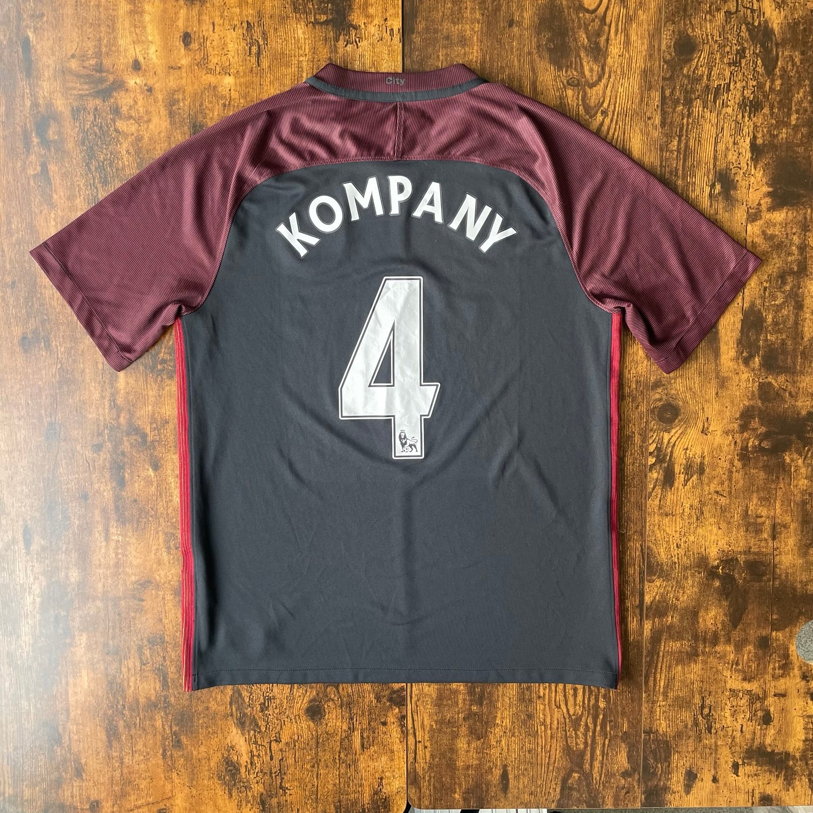 Manchester City 16/17 away nike soccer jersey - Kompany 4