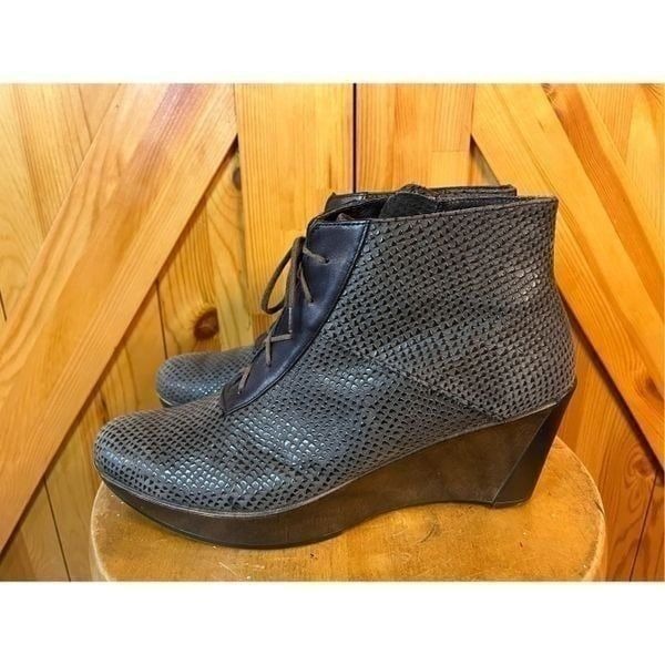 Naot Nadine Gray Textured Leather Lace-Up Wooden Wedge Boots EU 42 US 11-11.5