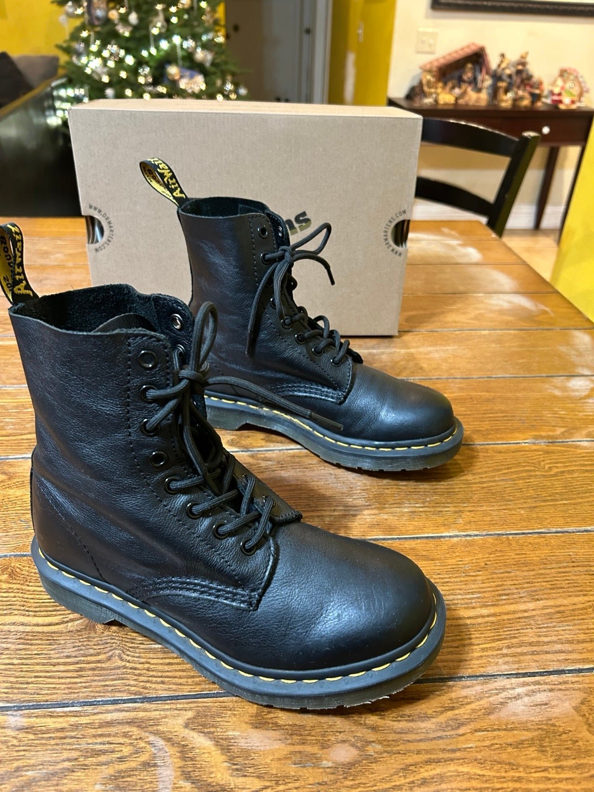 Dr. Martens 1460 Pascal US Women's Size 7 Leather Boots Black