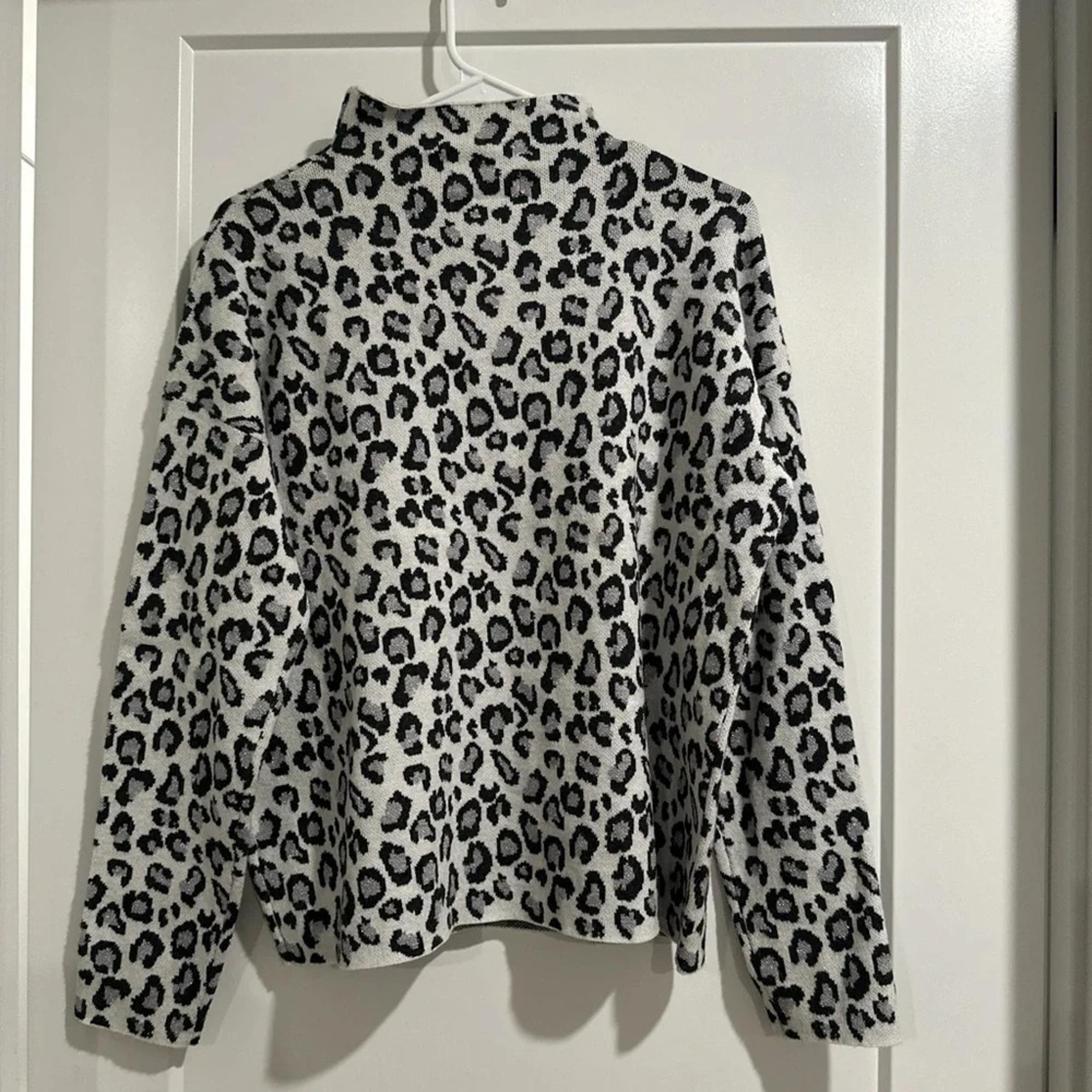 Cynthia Rowley Women's Gray Leopard Print Mockneck Sweater Size Large