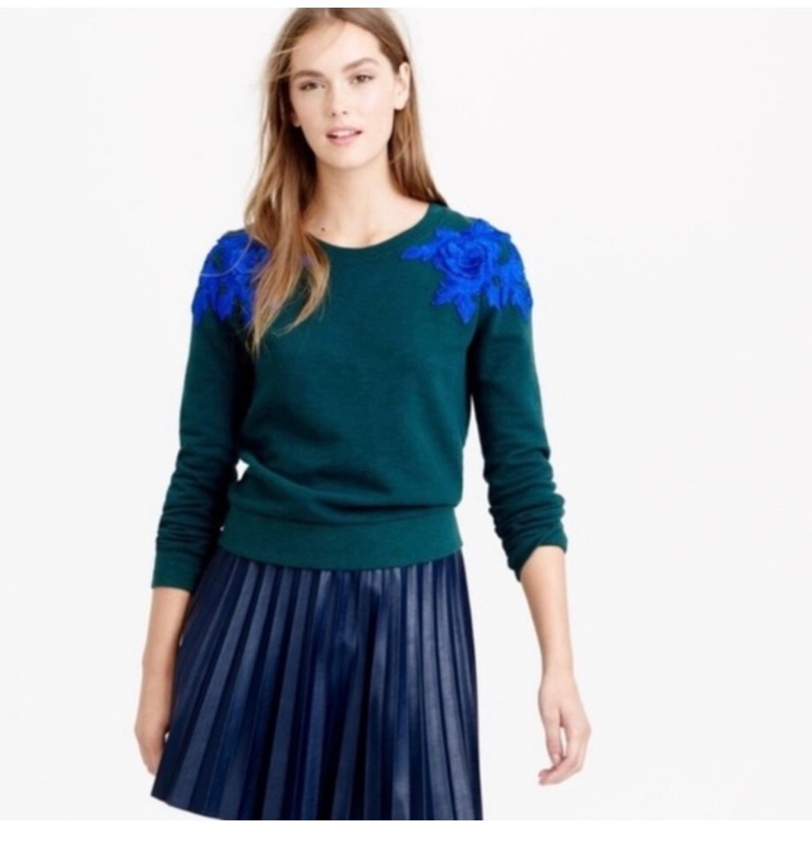 NWT  J Crew women’s green Sweatshirt sz med blue 3D embroidery floral