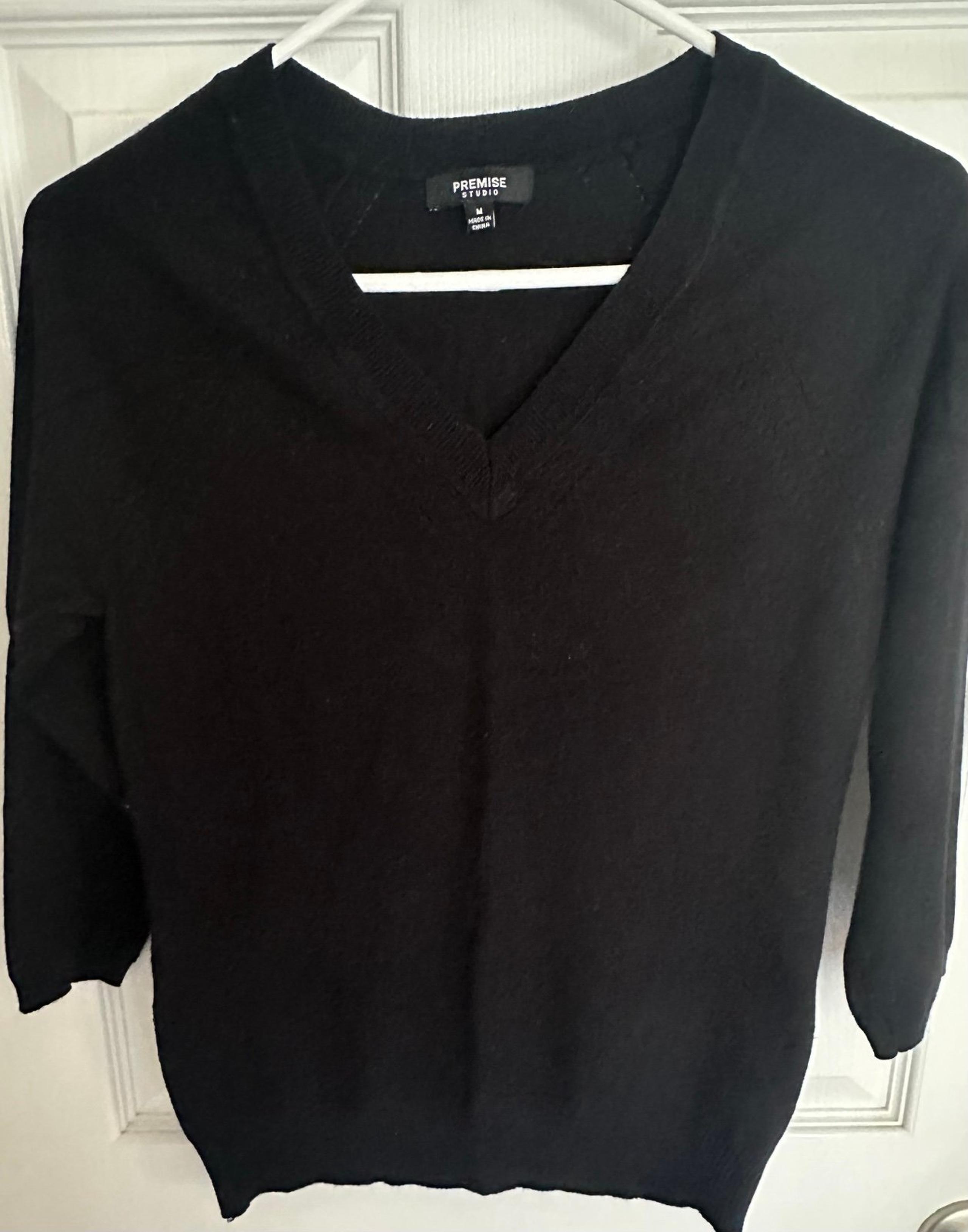 Premise Studio Womens Size Medium Black Pullover V Neck Sweater Fall Winter