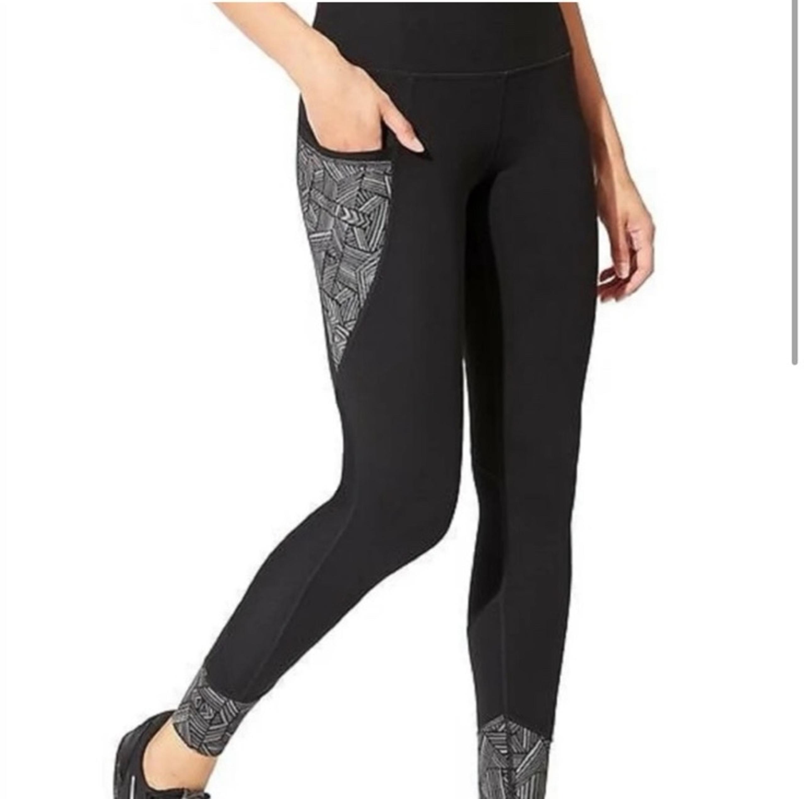 Athleta Women’s Reflective Ray Tight Athletic Leggings in Blsck