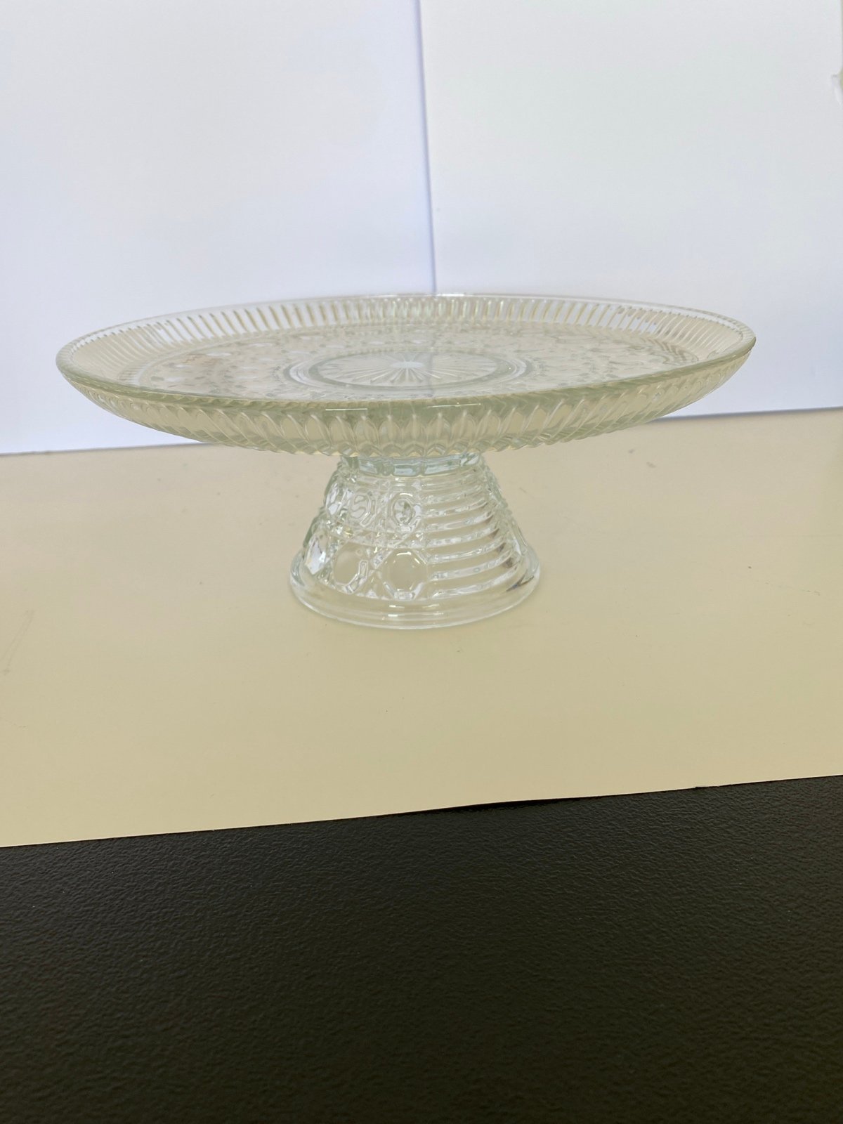 FederalGlass button and cane pattern cake stand