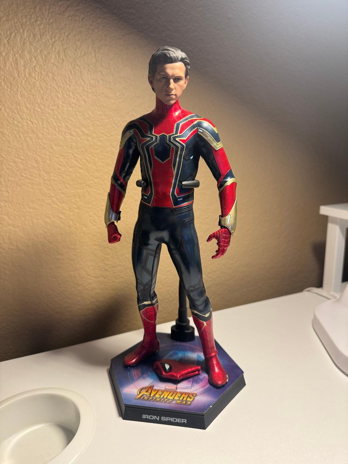 Hot Toys Iron Spider Infinity War 1/6 scale
