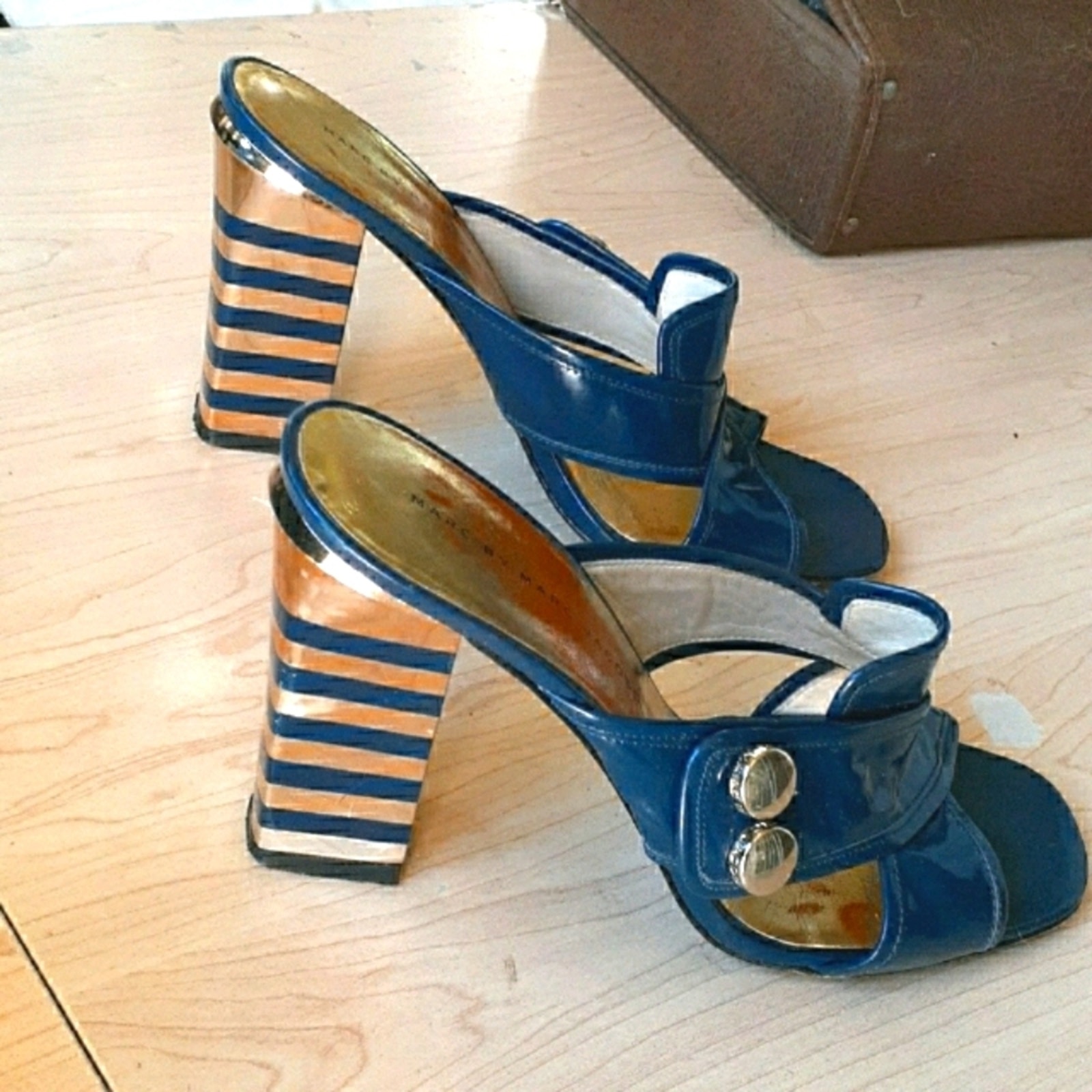 Marc by Marc Jacobs Art Deco Open Toe Heels Sz 8 Blue Gold Striped Slipons VNTG