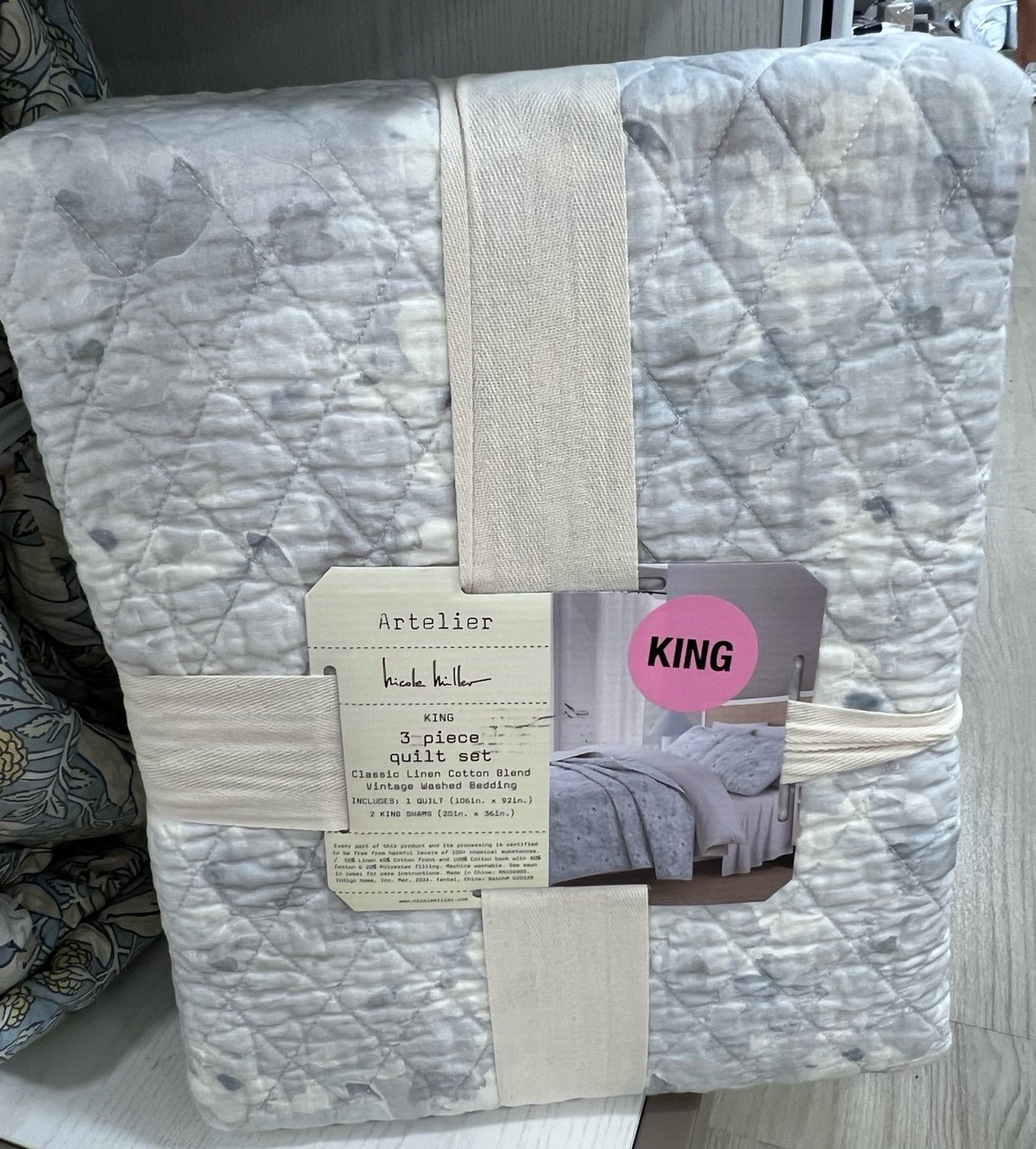 3 pc King nicole miller floral morif quilt set !
