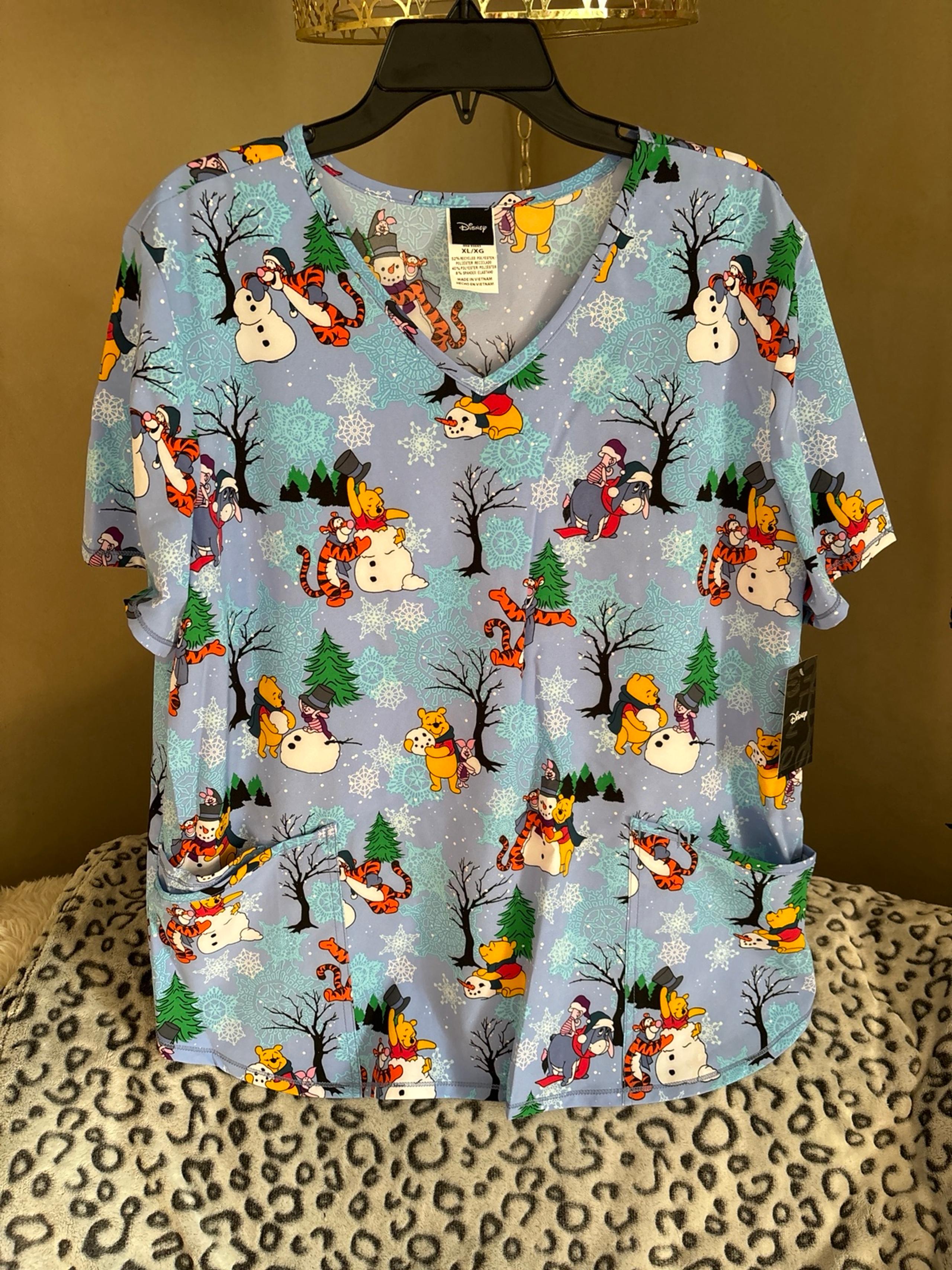 Disney Women’s Winnie the Pooh Snow Day Winter Holiday Scrub Top NWT XL