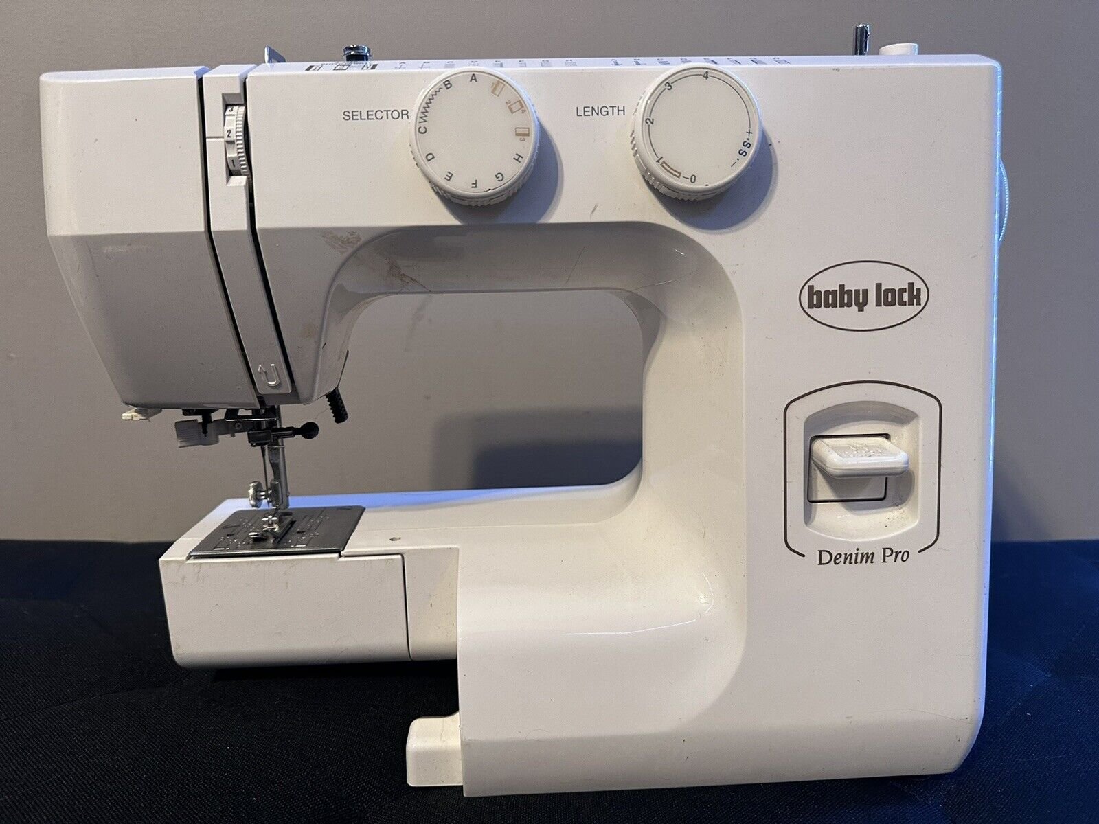 Tacony Baby Lock Sewing Machine Denim Pro BL16 (no Accessory Holder Or Pedal)