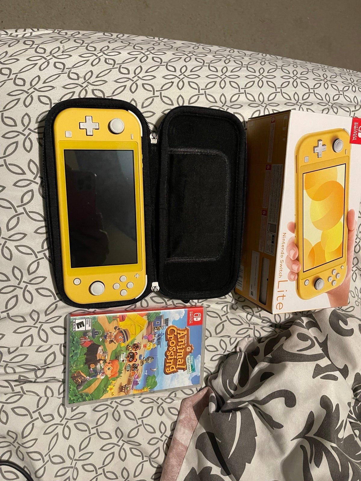 switch lite bundle Animal Crossing
