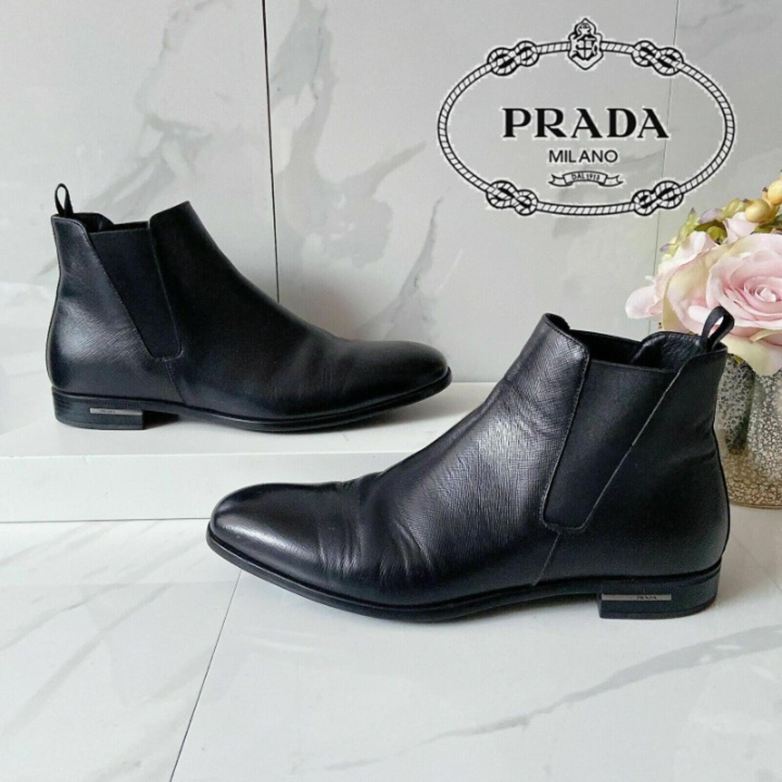 Prada Saffiano Mens Pull On Chelsea Boot