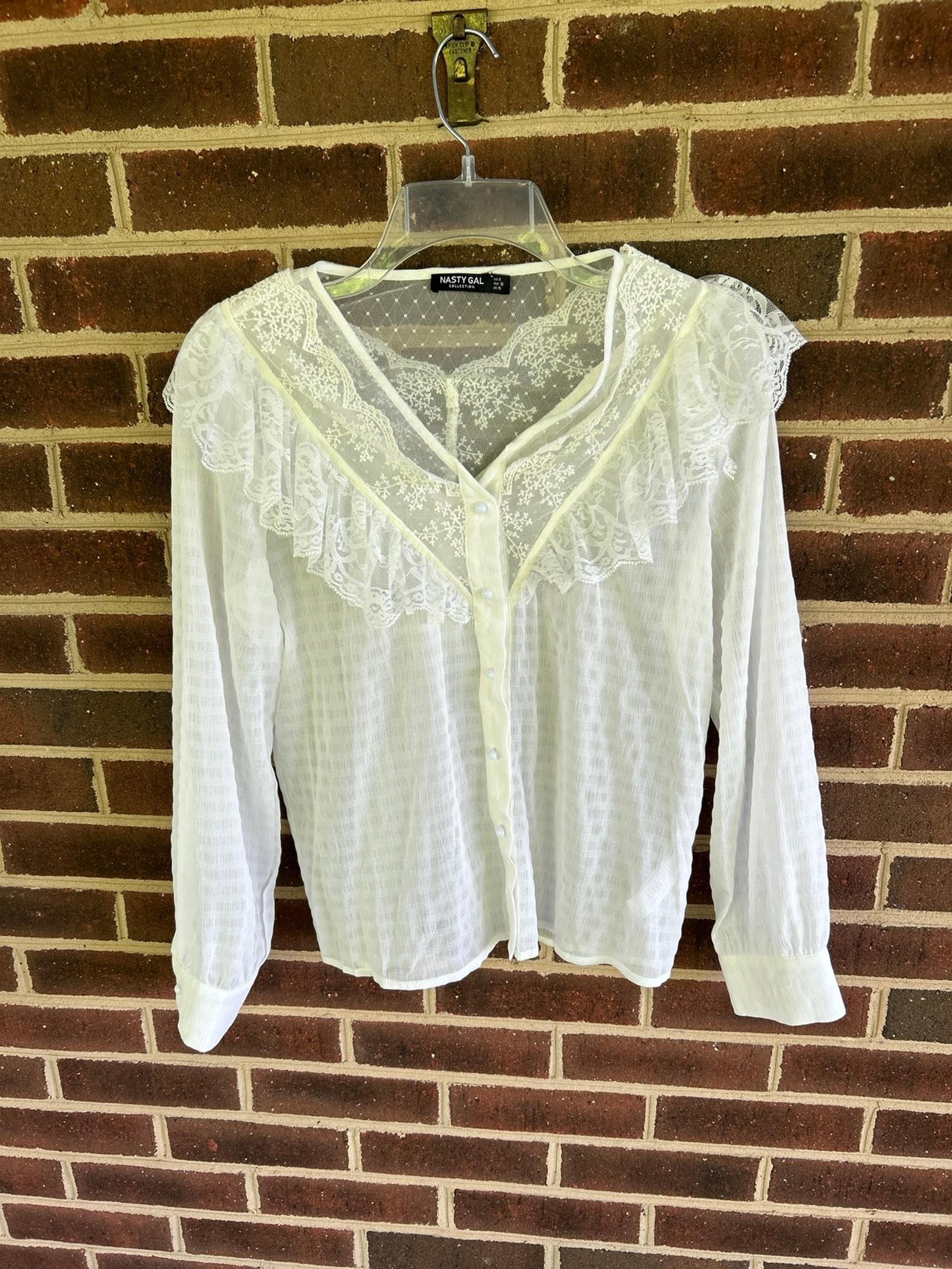 Nasty Gal Tell Me Lies V Neck Lace Blouse Size 6
