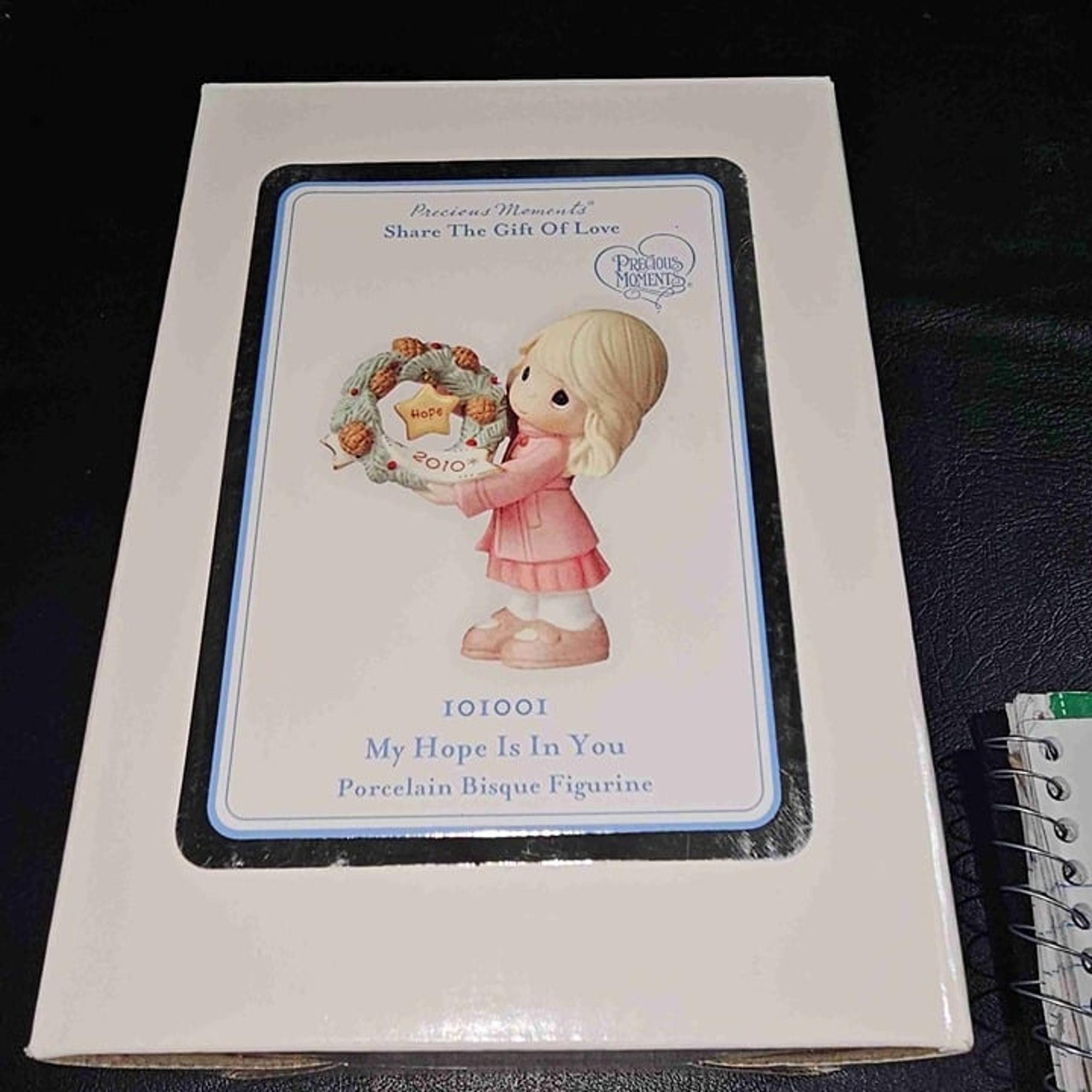 NIB 101001 My Hope Is In You 5" Christmas Figurine 2010 - Precious Moments