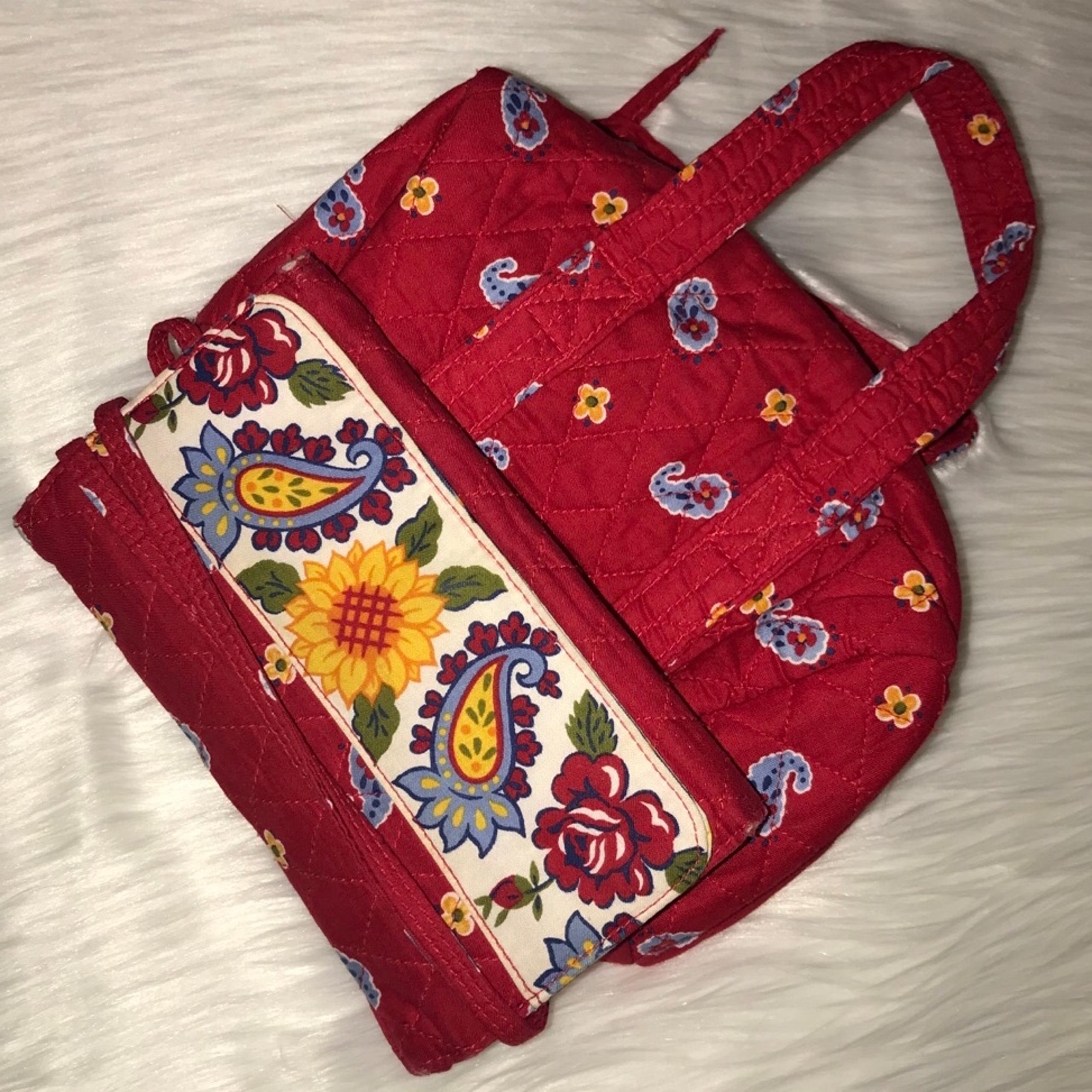 Avon Red Paisley Quilted Women's Wallet Crossbody & Small Bag