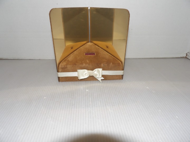 Nice Mirrored Single Ring Stand Display-Unique!