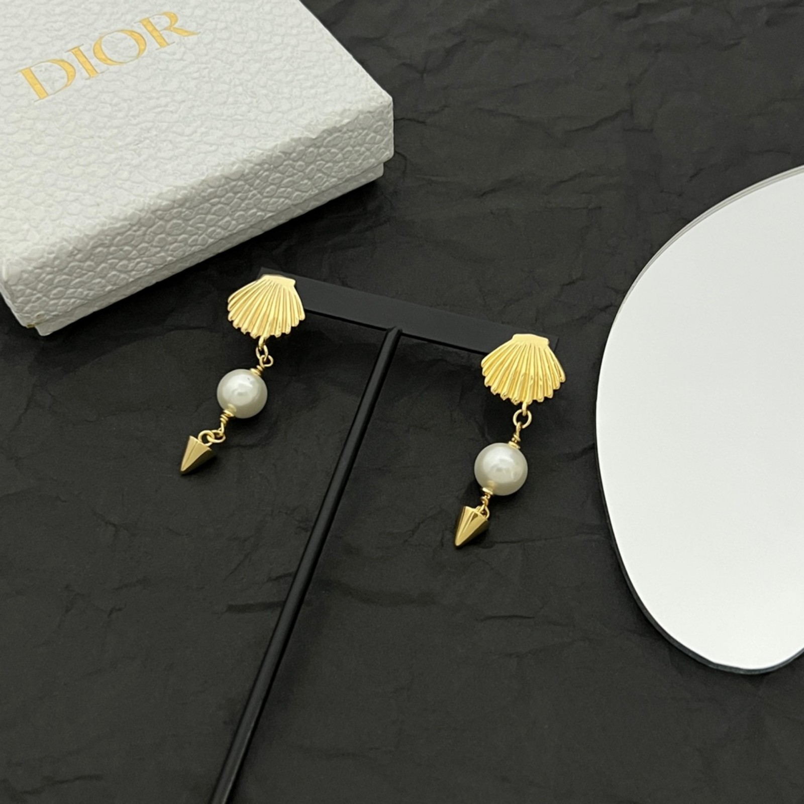 CD Ear Stud Essence