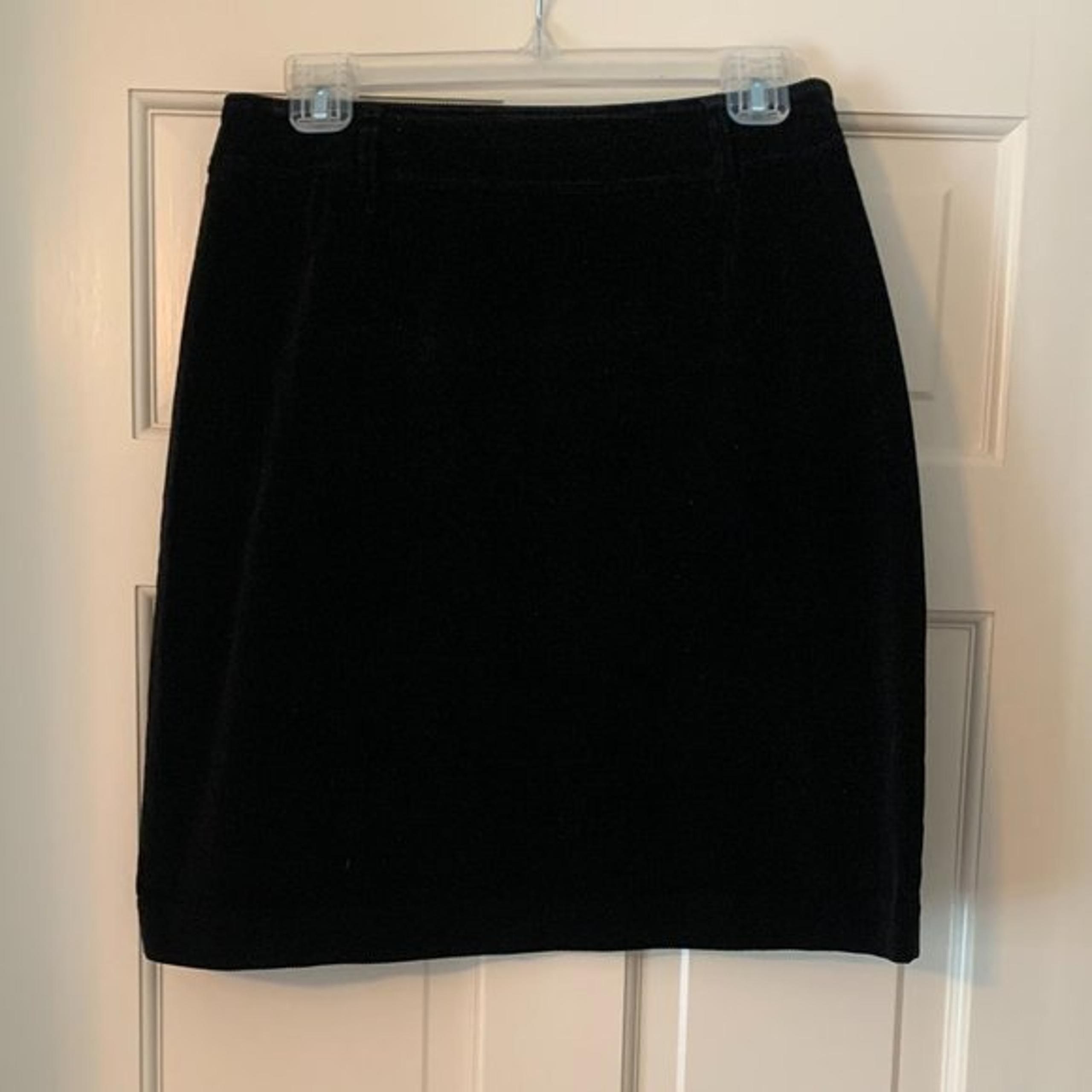 Black Corduroy Liz Claiborne Mini Skirt - Size 8
