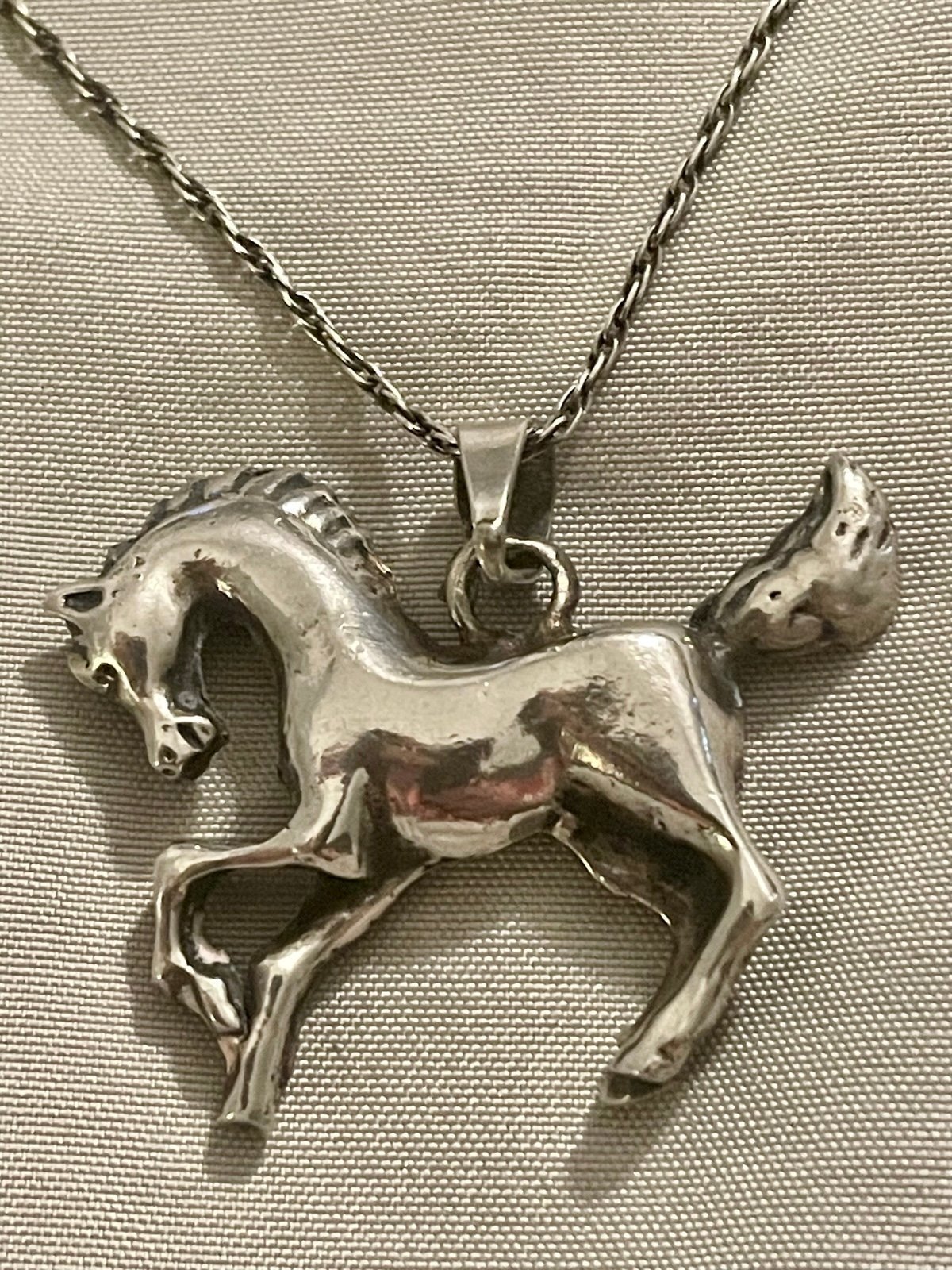 Silver racing horse pendant and necklace Taxco 925 silver Mexico bucking horse