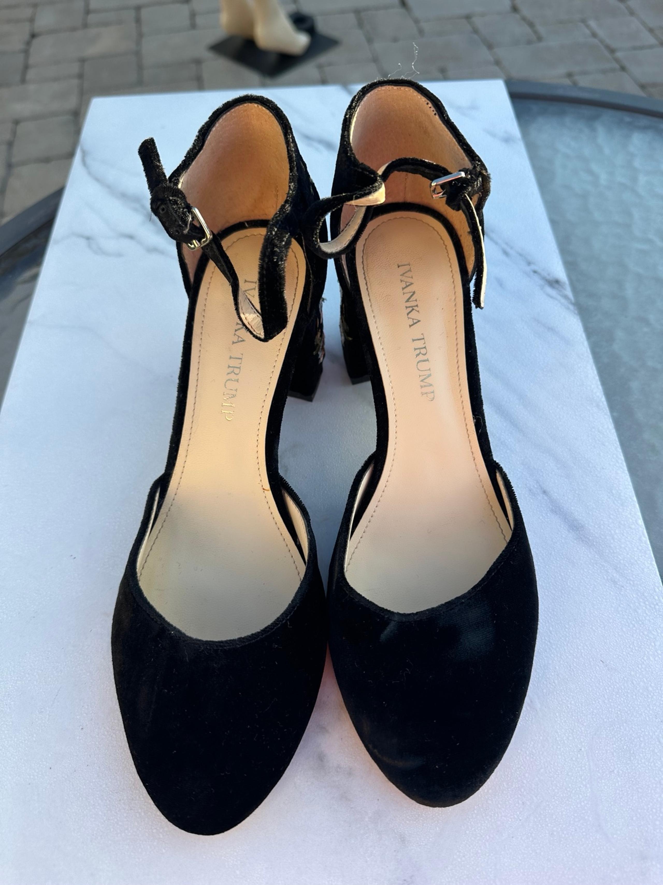 Ivanka Trump Flavia 2 black ankle strap shoes 6.5
