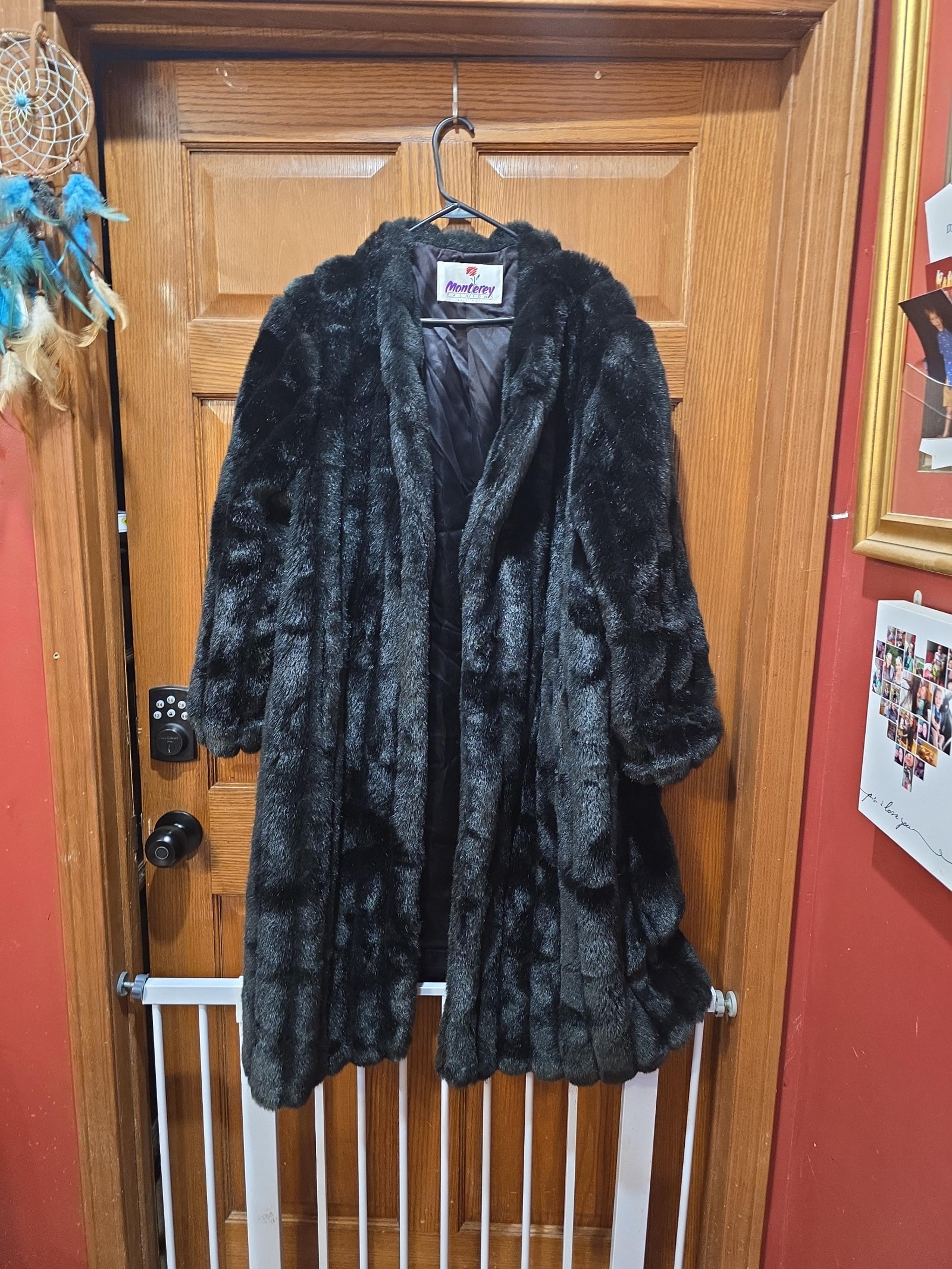 Vintage Monterey Faux Black Fur coat size 3xl