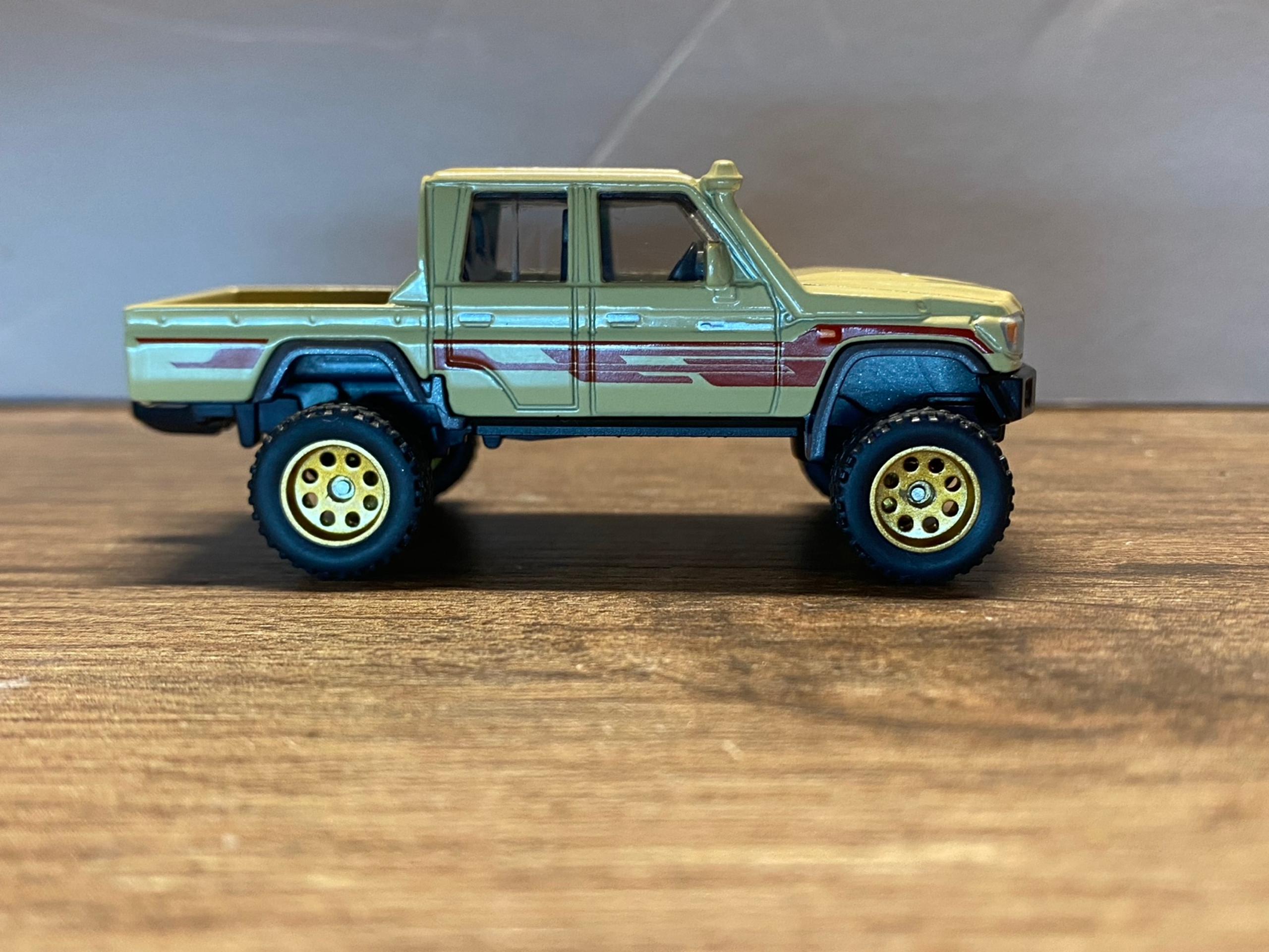 Matchbox Custom ‘17 Toyota Land Cruiser 78 Wheel Swap Real Riders
