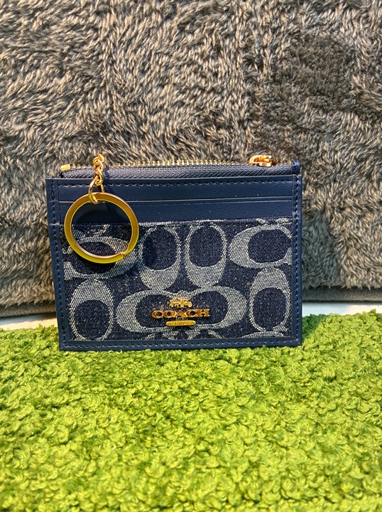 Coach blue zip wallet card holder Giftable condition