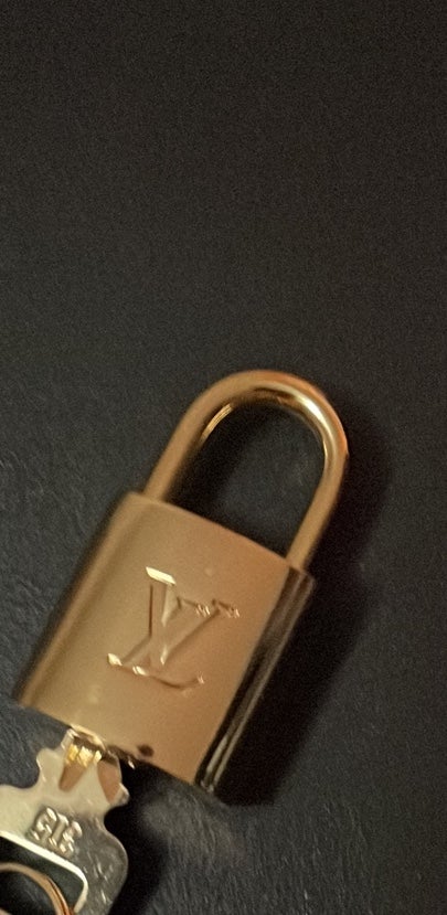 Louis Vuitton Lock selling and Key #315