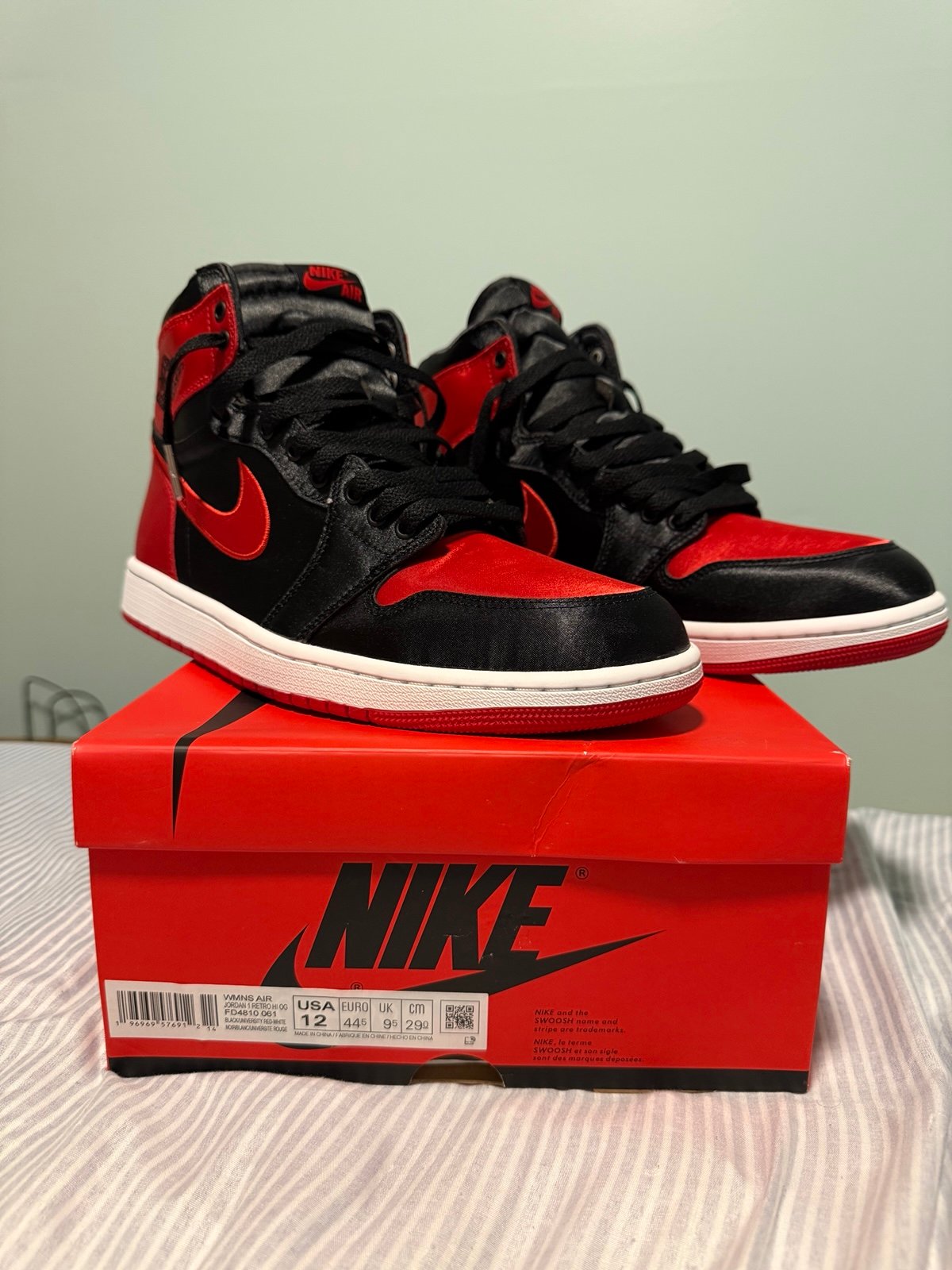 Jordan 1 Satin Bred