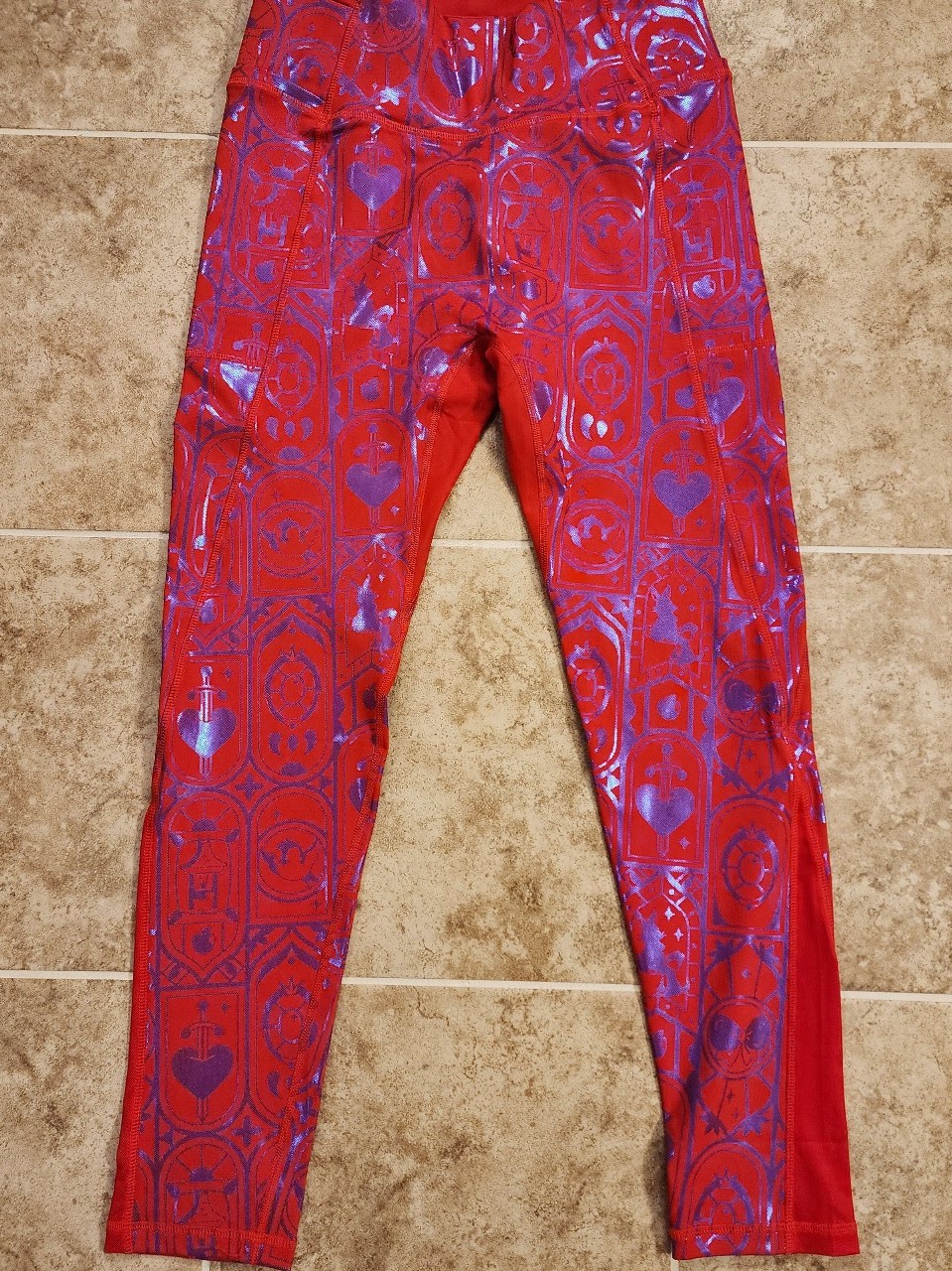 Crowned Athletics Fairest Heart Leggings, size Large