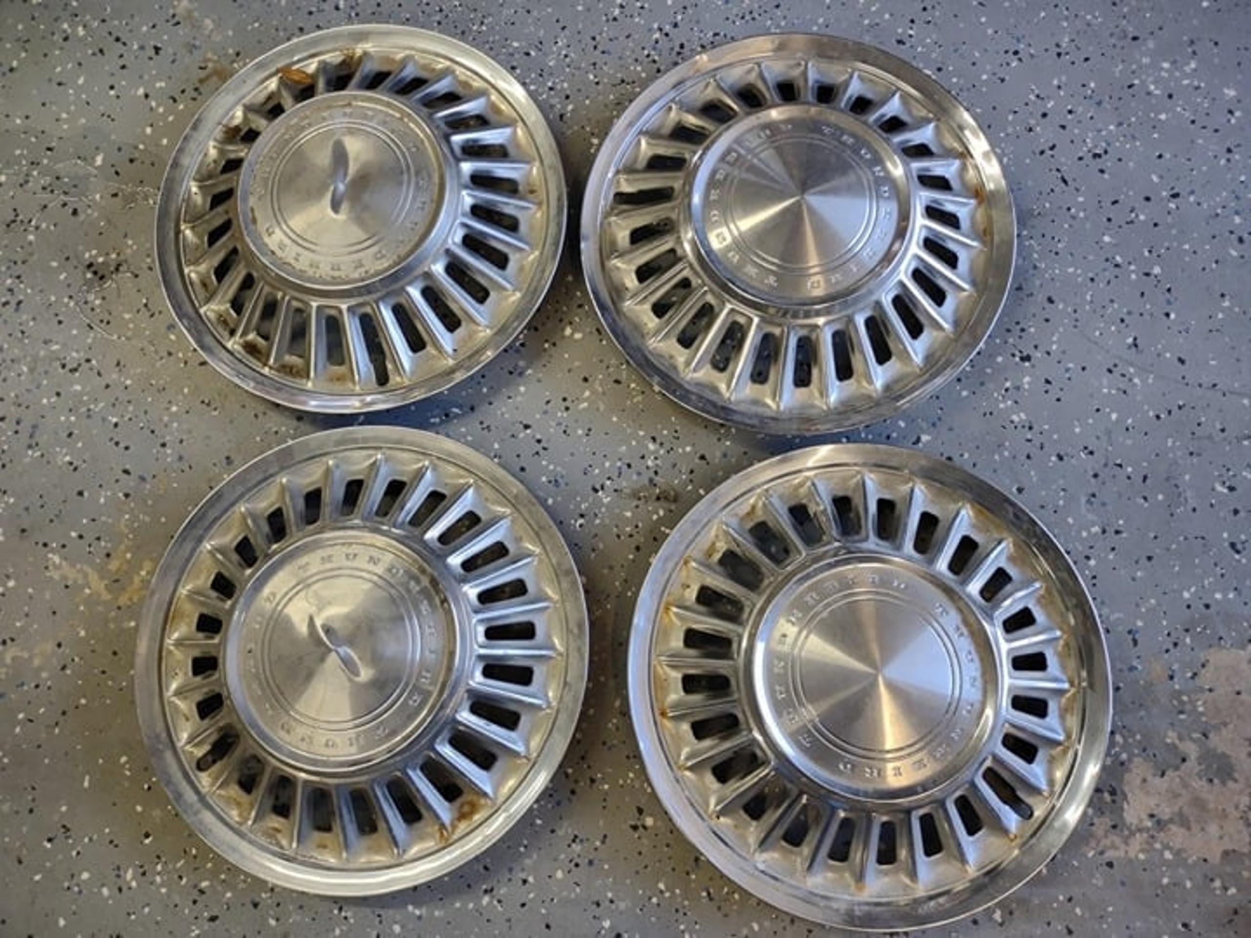 Vintage 1967-1968 Ford Thunderbird Hubcap 15"