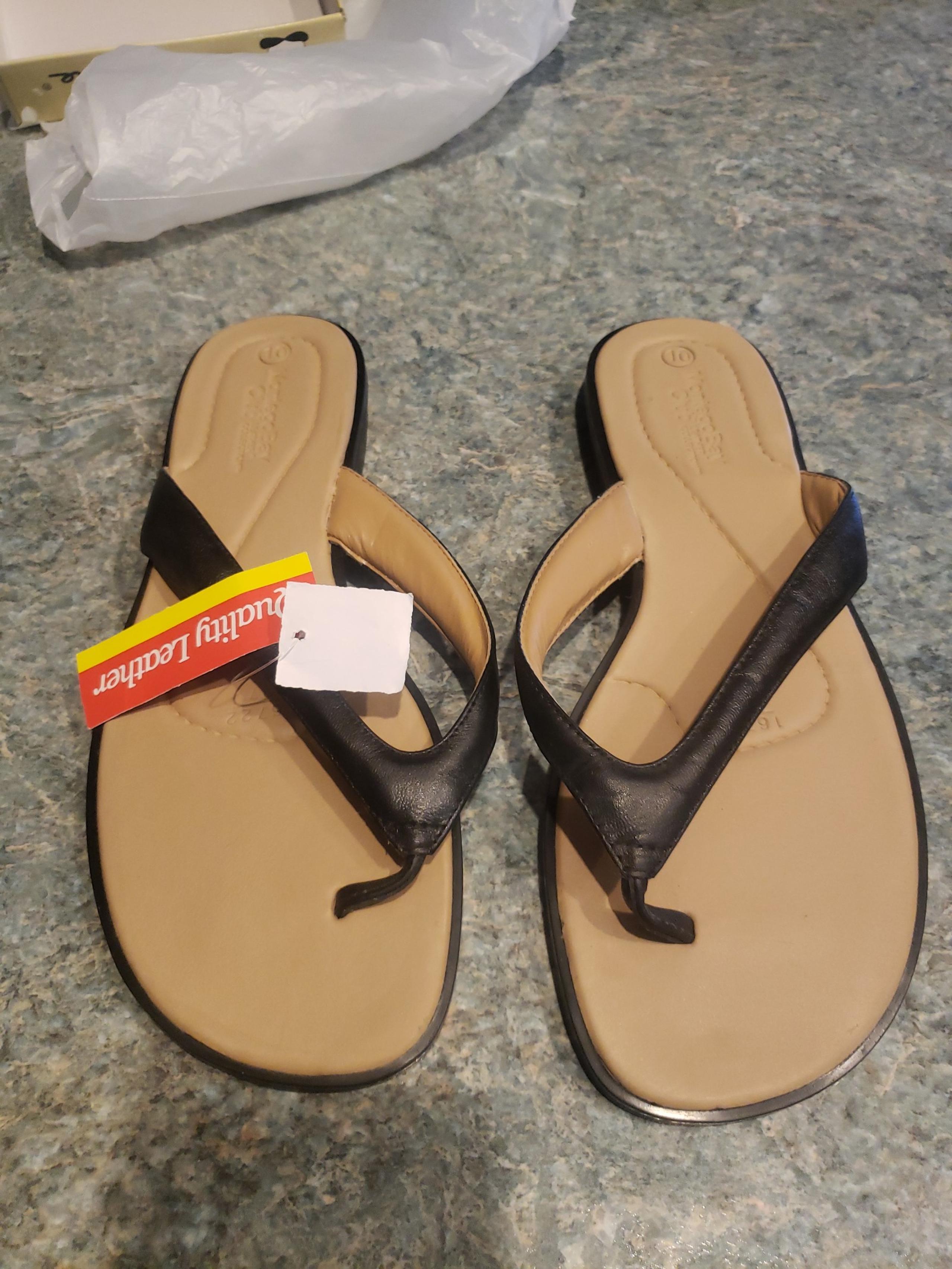 Sandals tan & black straps