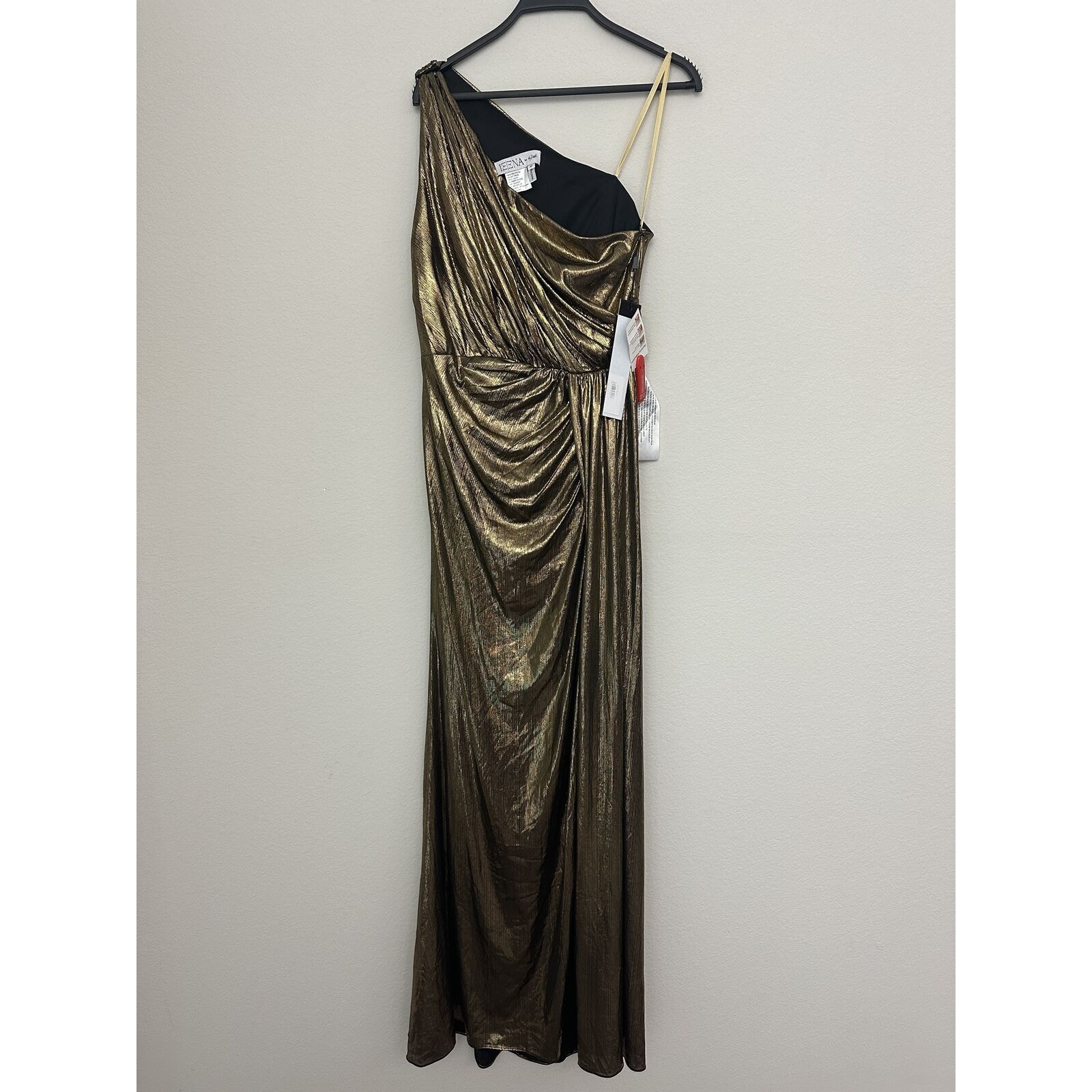 New IEENA For Mac Duggal Gold Metallic One-Shoulder Evening Gown Dress Size 8