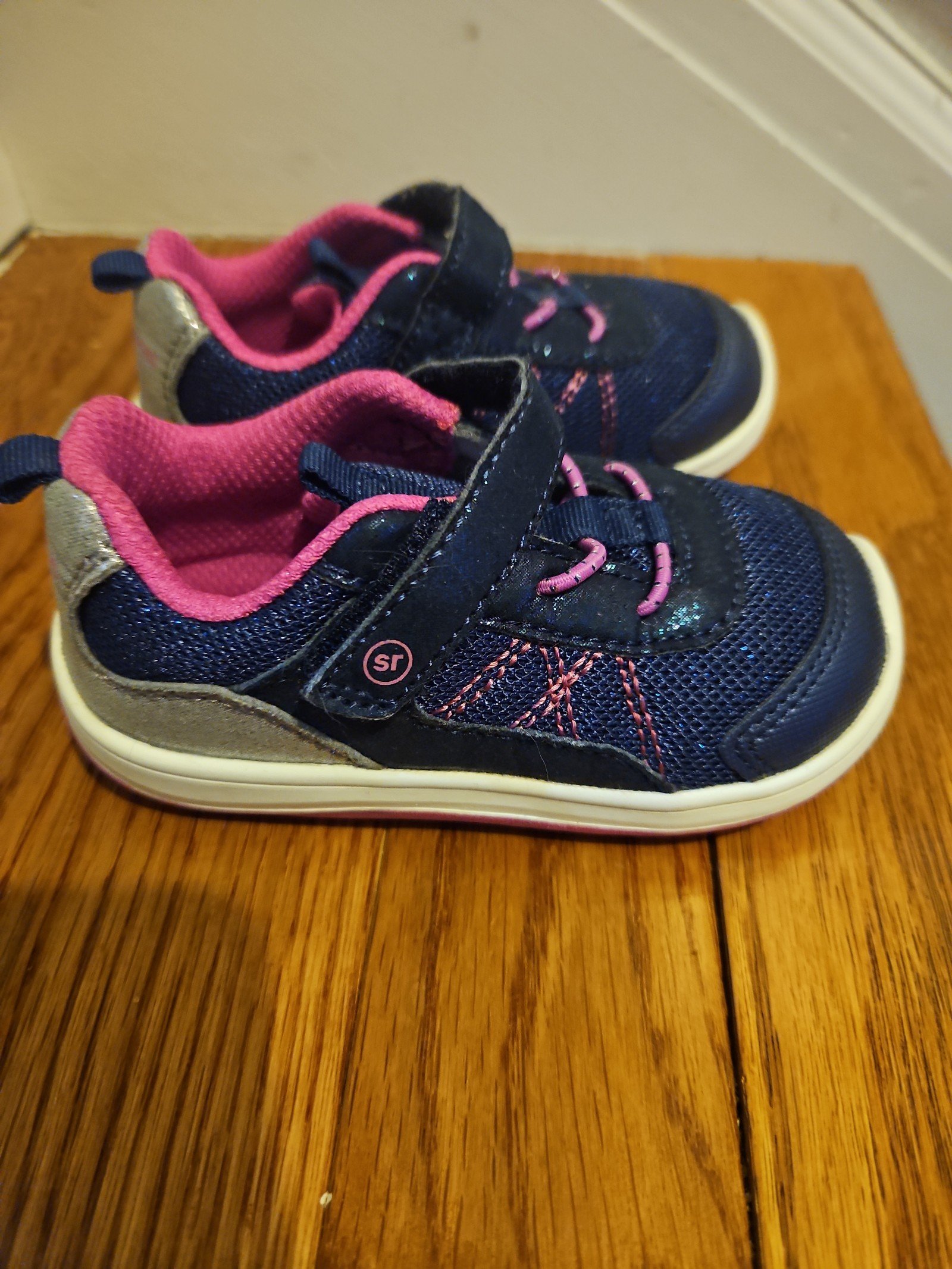 NEW Toddler Girl's Stride Rite sneakers size 6 M