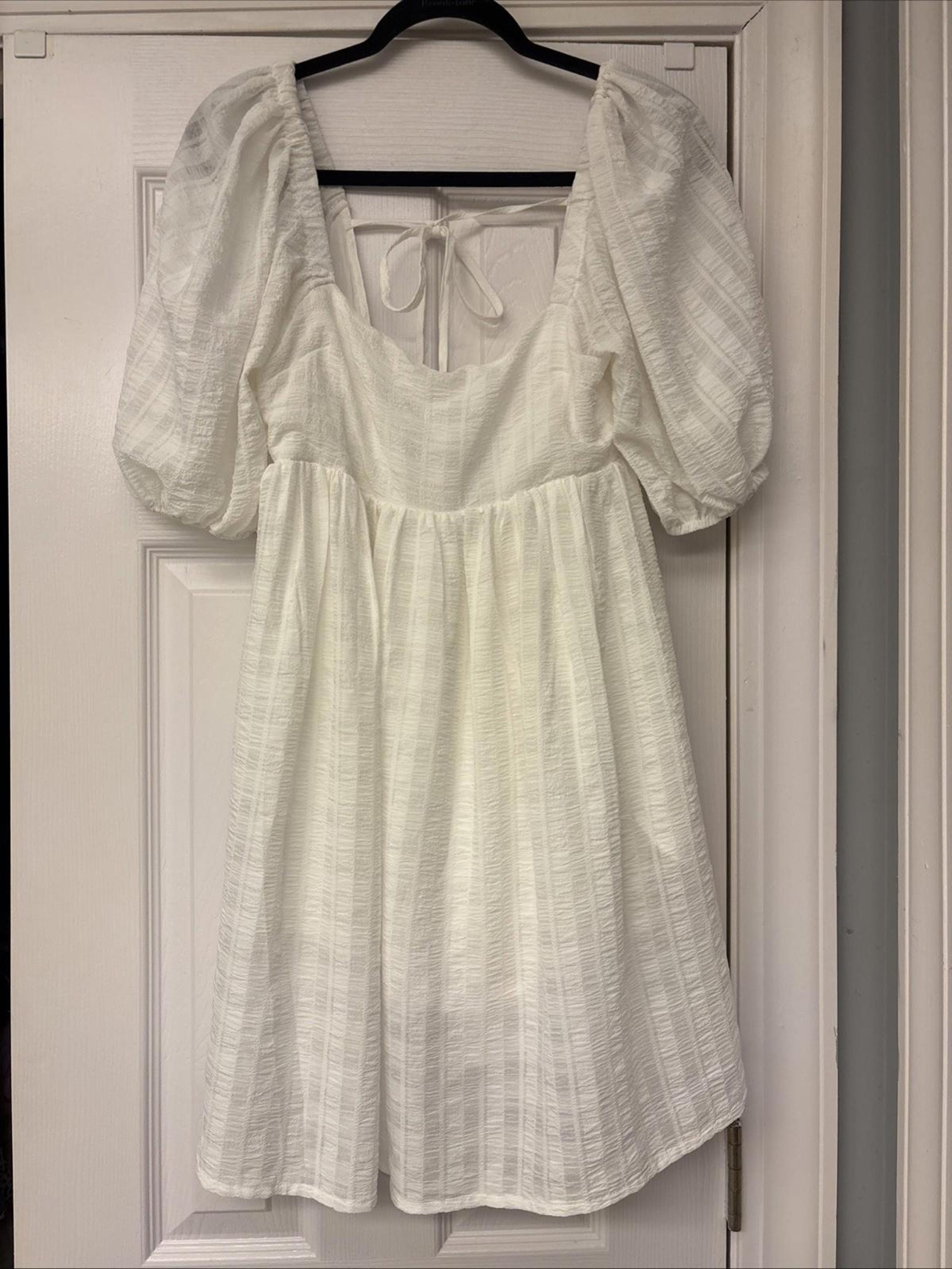 MINKPINK Leigh Dress White Mini Short Sleeve  XS NWT $119. Beach. Wedding. Trip