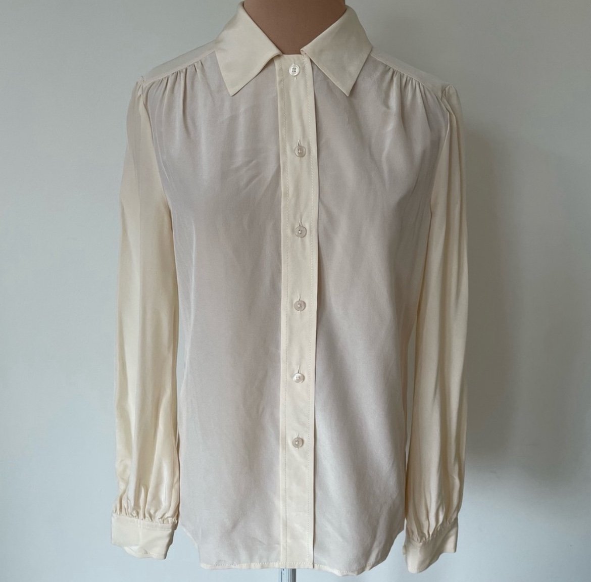 Tory Burch Angelique Silk Long Sleeve Tapioca Ivory Button Up Blouse EUC Size 0