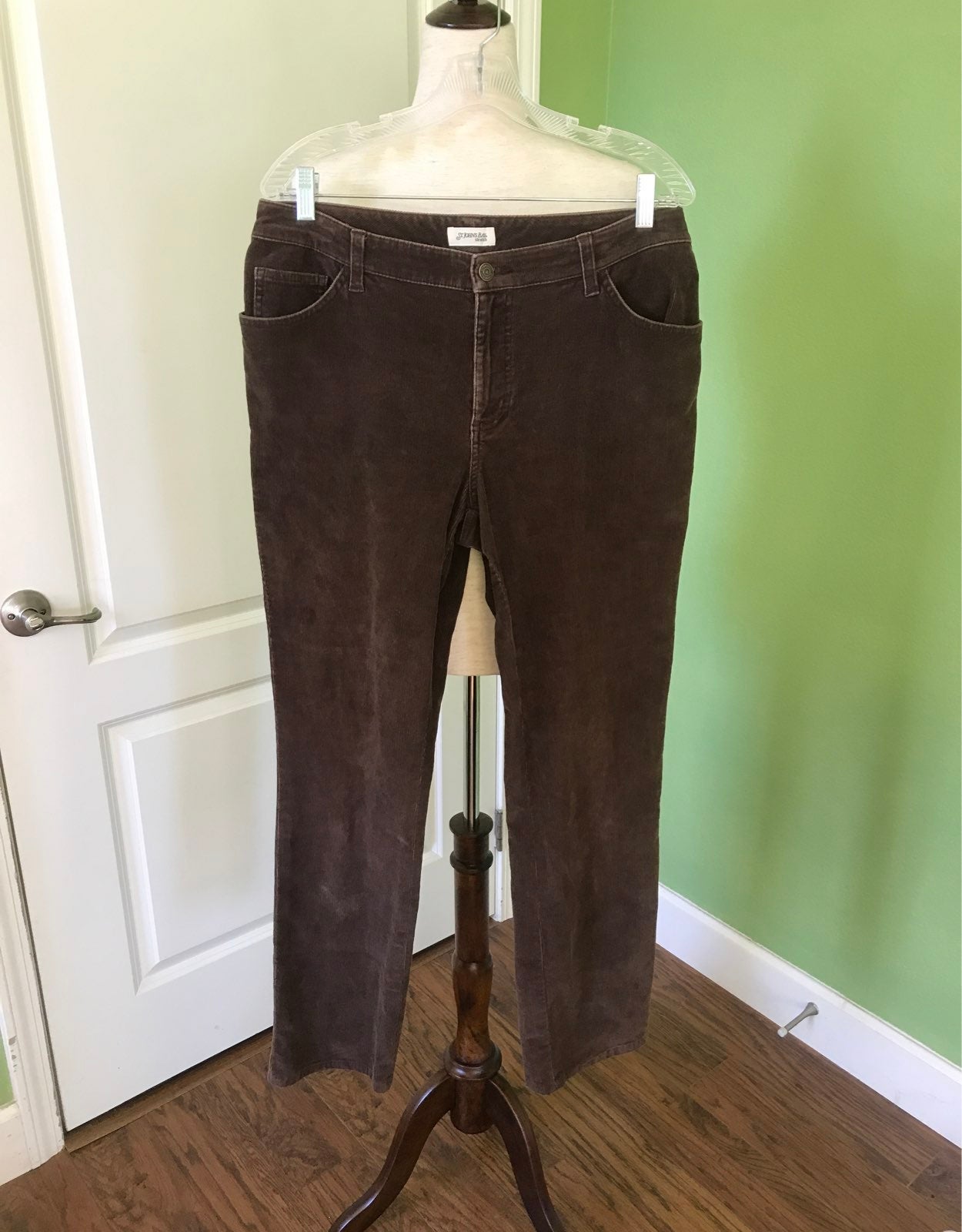 Brown Woman's Stretch Corduroy Boot Leg Pant
