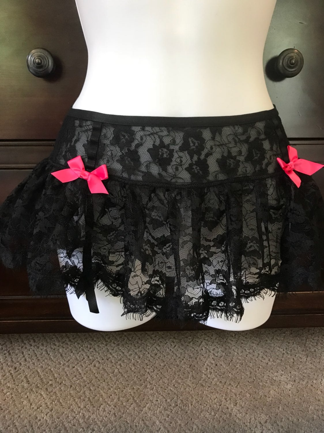 NWT Vintage Victoria’s Secret VS Lace Garter Belt Skirt XS/S New