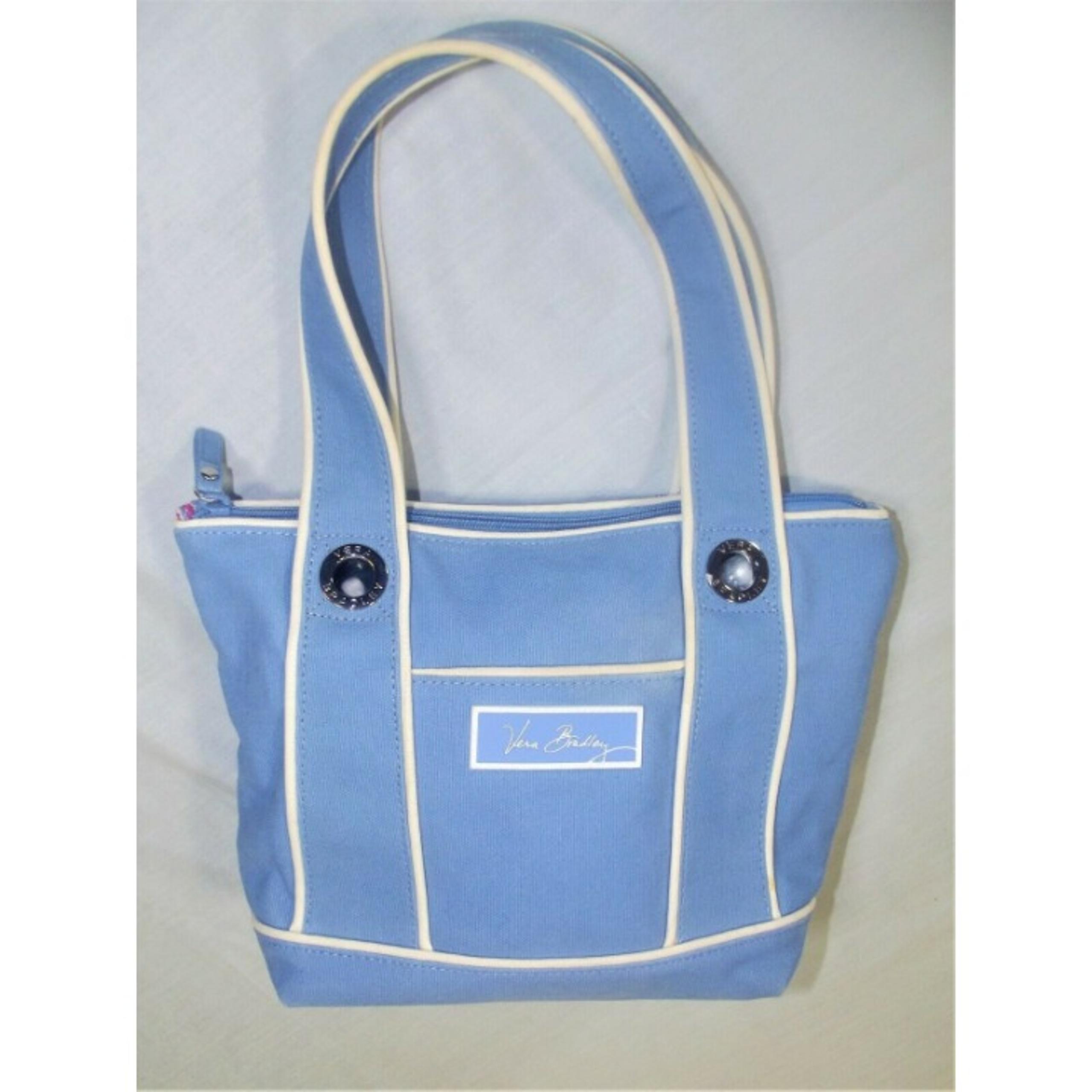 EUC VERA BRADLEY FAUX LEATHER BLUE TOTE