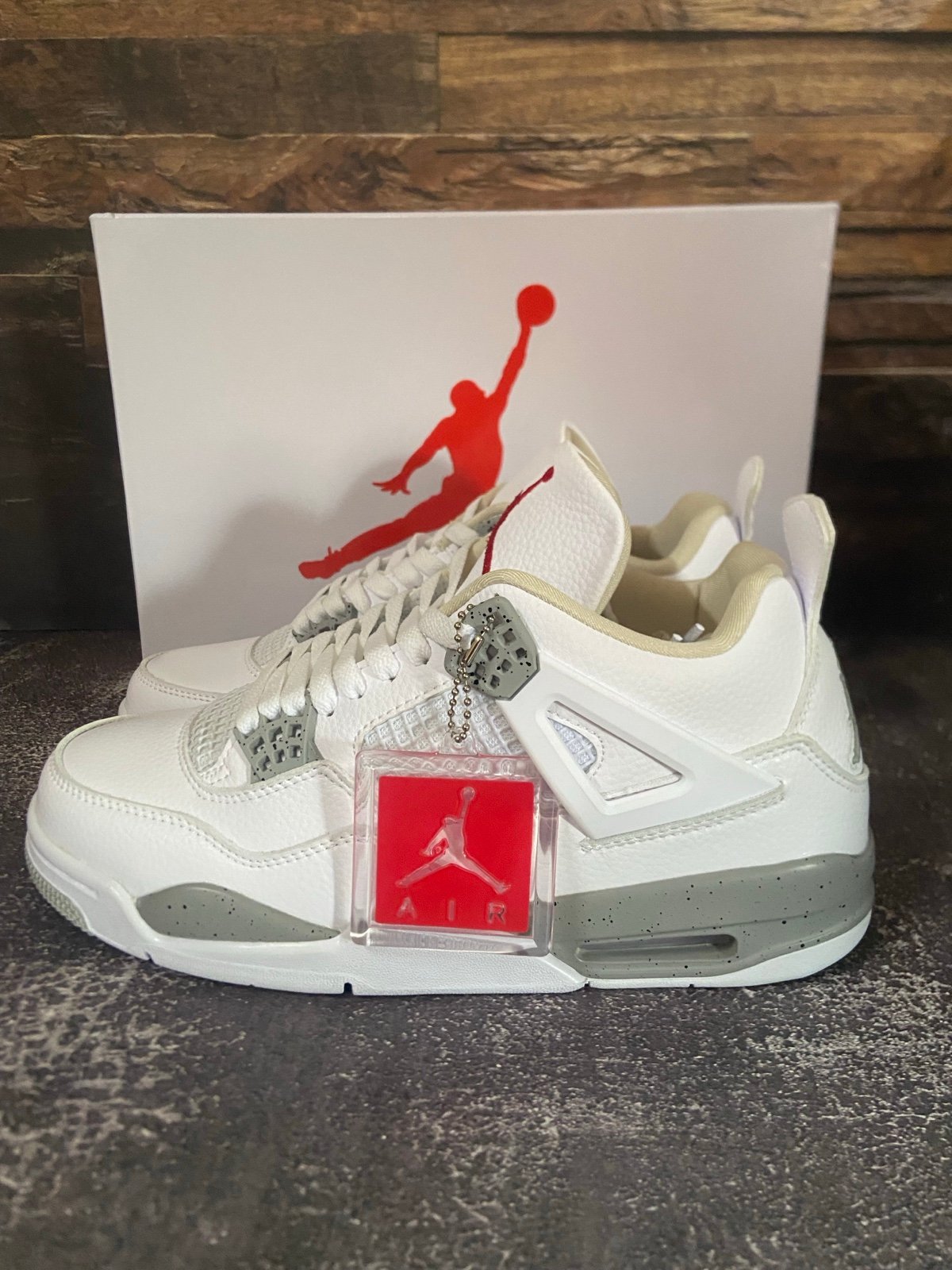 Jordan 4  Retro Oreo Size  7 M